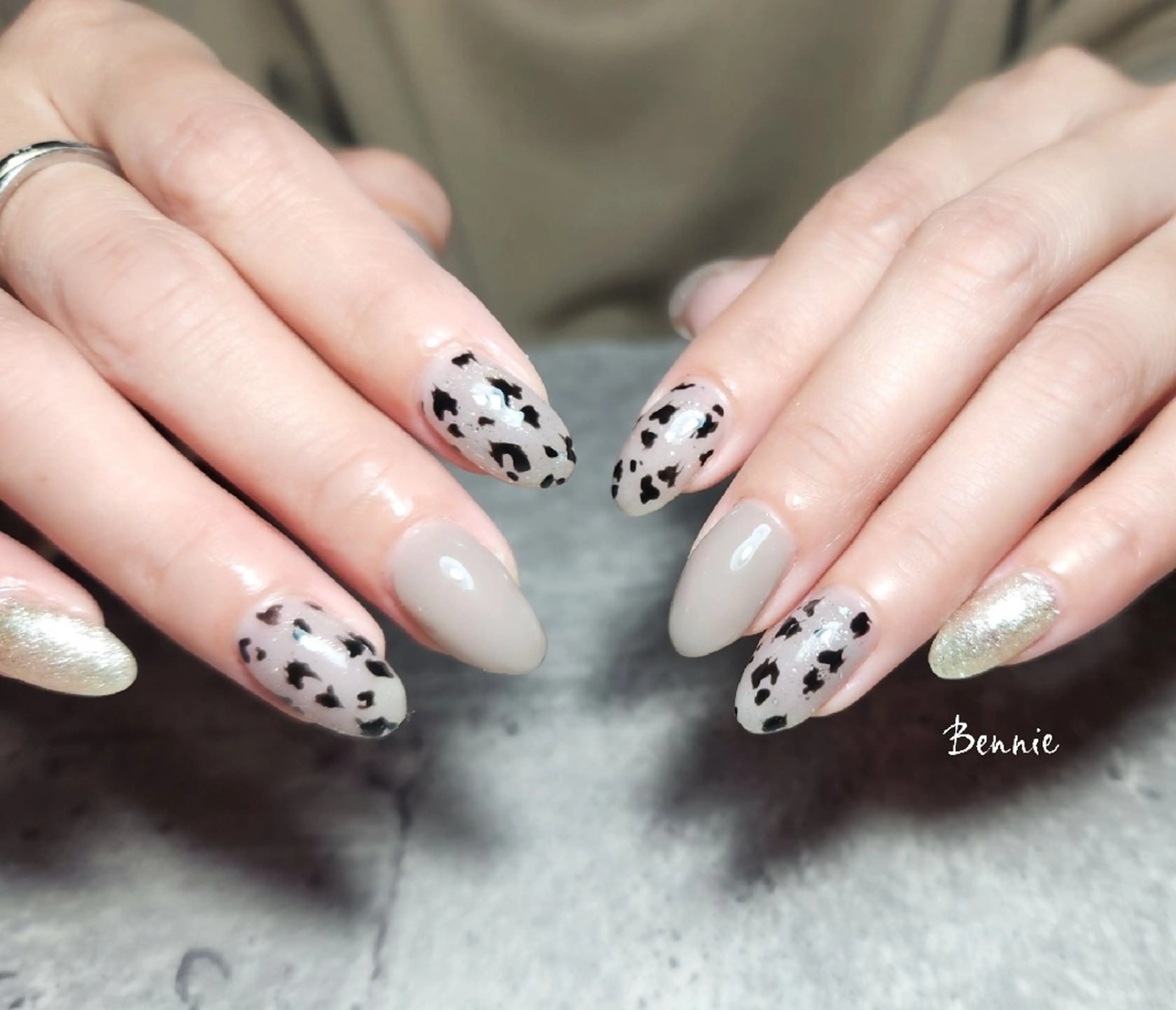 ネイル アニマル柄 冬ネイル ハンドネイル   BENNIEのネイルデザイン