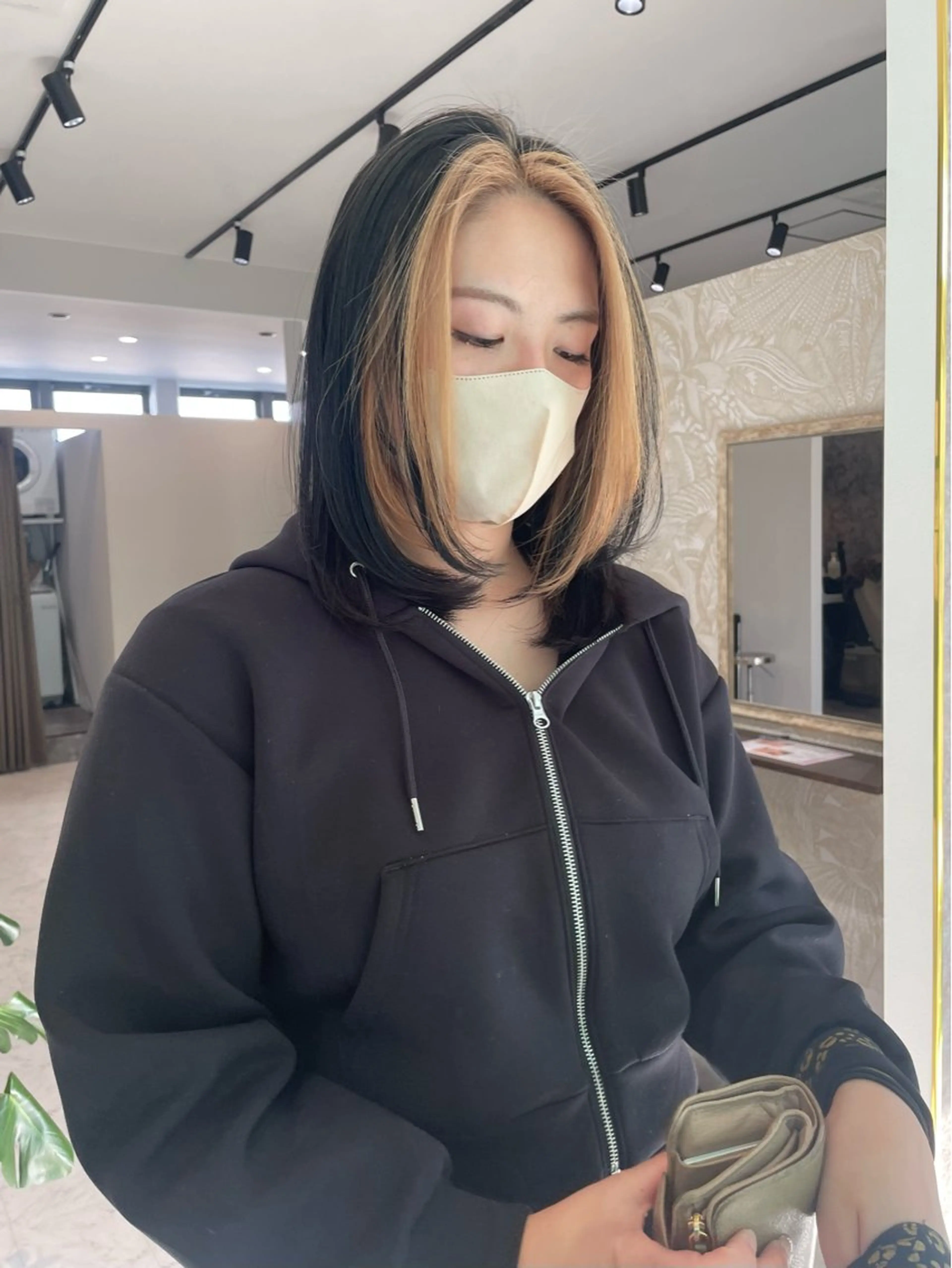 ミディアム カラー moe🥣ﾚｲﾔｰ ｶｯﾄ/透明感ｶﾗｰのヘアスタイル