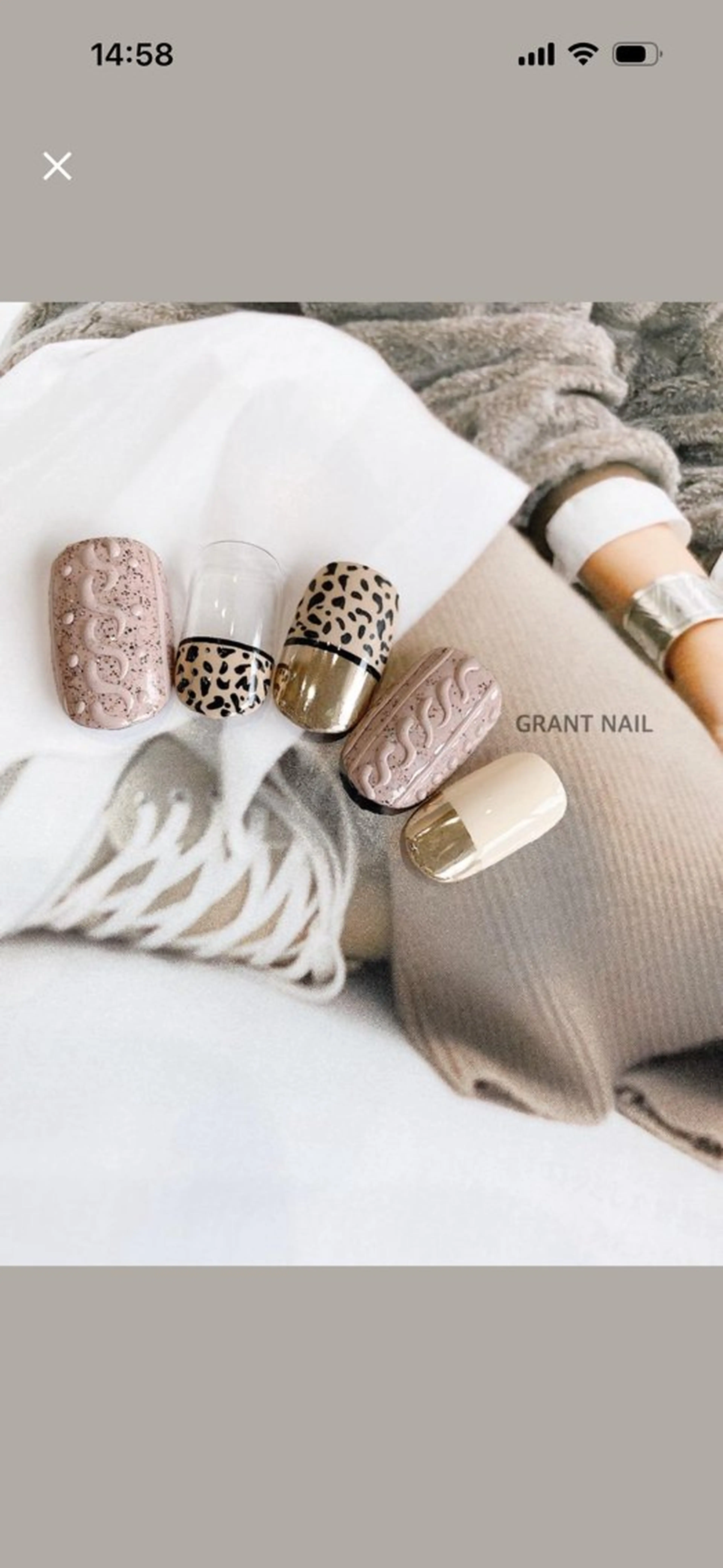 セミロング 小松 羅々のネイルデザイン