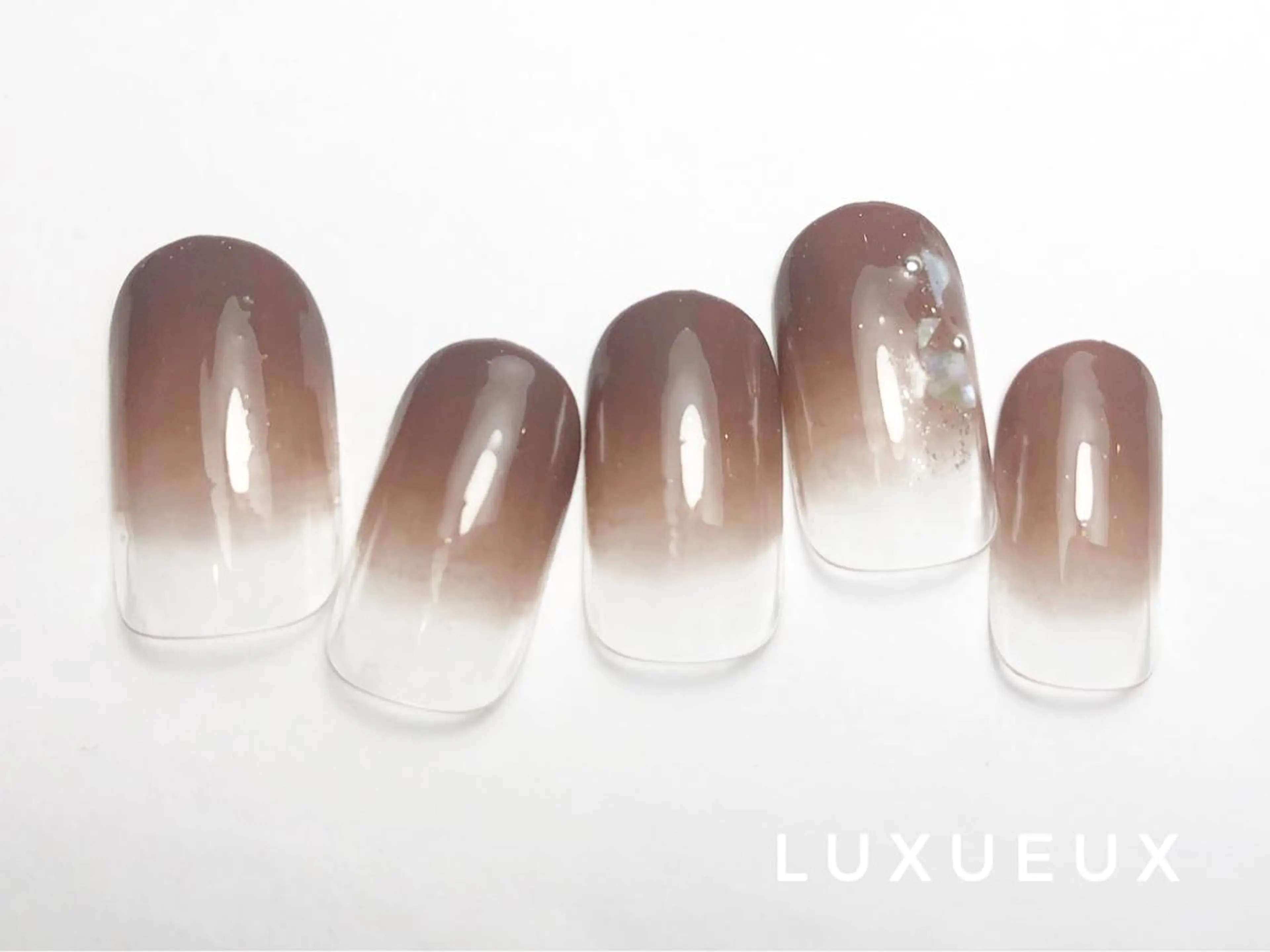 ネイル LUXUEUX春日店所属・LUXUEUX春日店 (ルクソー)のネイルデザイン