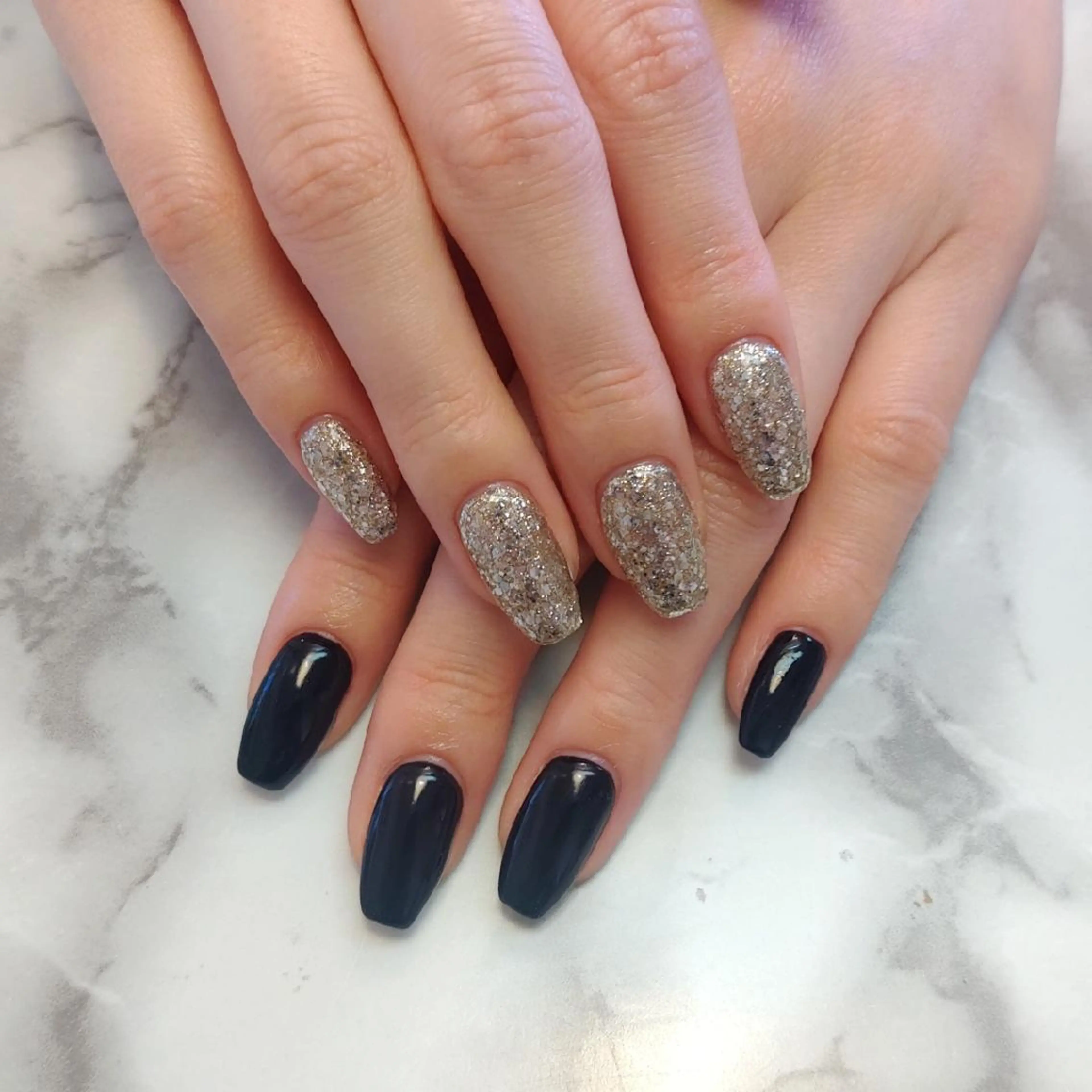 ネイル キラキラネイル ジェヌインネイル 河内のネイルデザイン