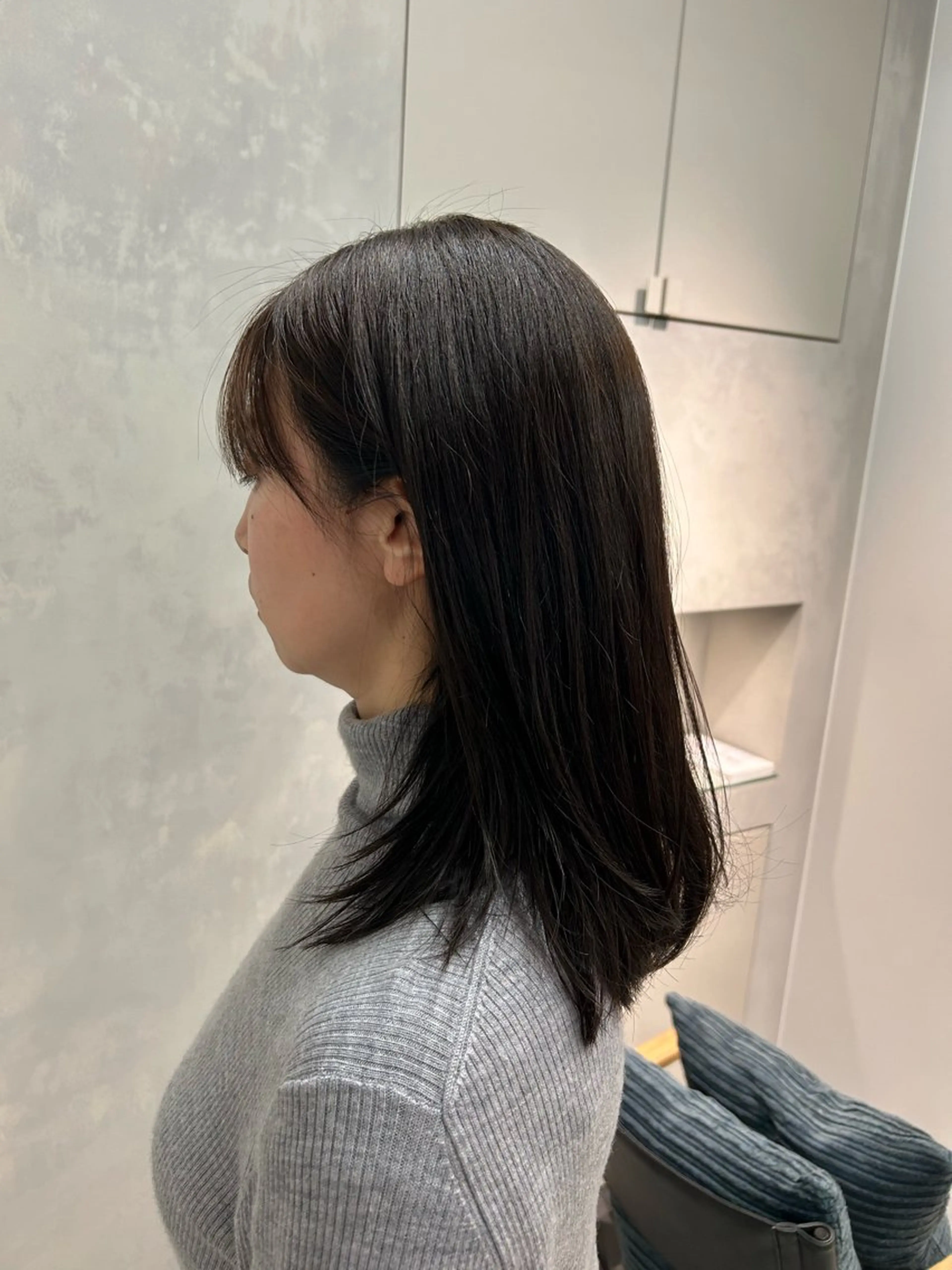 セミロング カラー オリーブカラー Elilume 代々木店所属・森山 朝陽のヘアスタイル