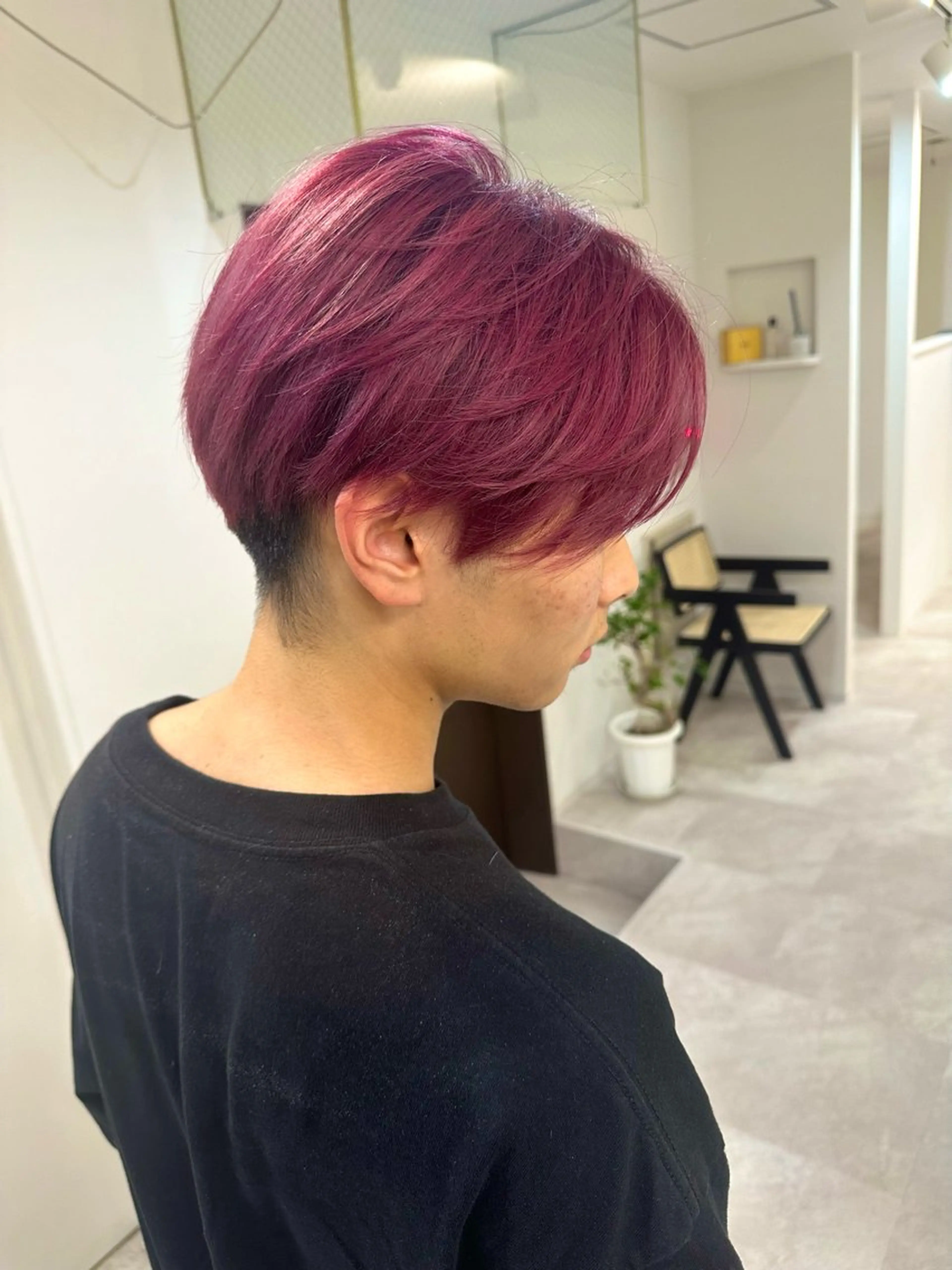 ショート カラー ヘアアレンジ メンズ センターパート メンズ韓国風 レッドカラー 韓国風ヘア カット ヘアカラー SALOWIN京都河原町Suite店所属・外国人風レイヤー/ ハイトーンSHUのヘアスタイル