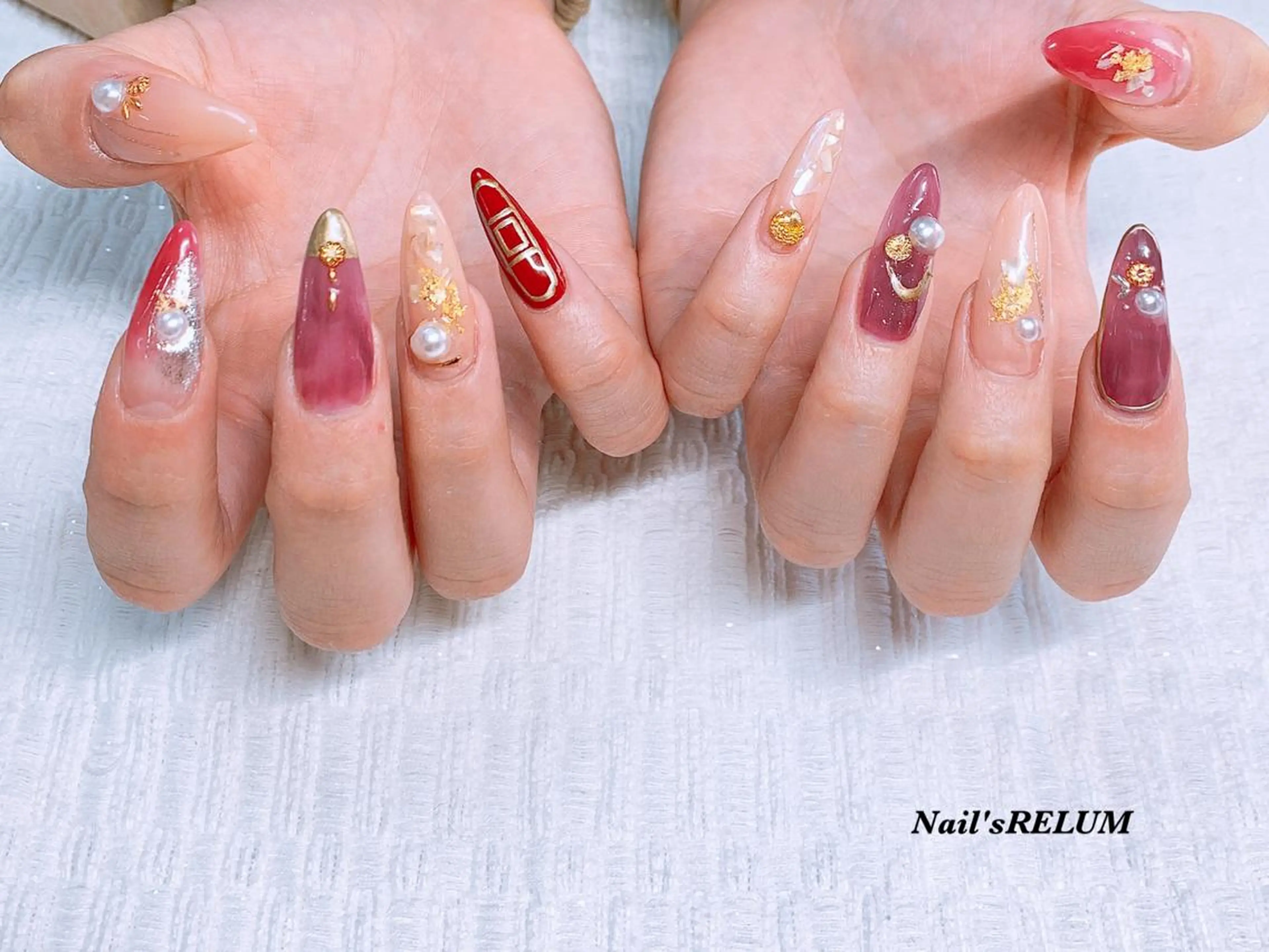 ネイル アートネイル THECOLORS所属・近貞 莉奈のネイルデザイン