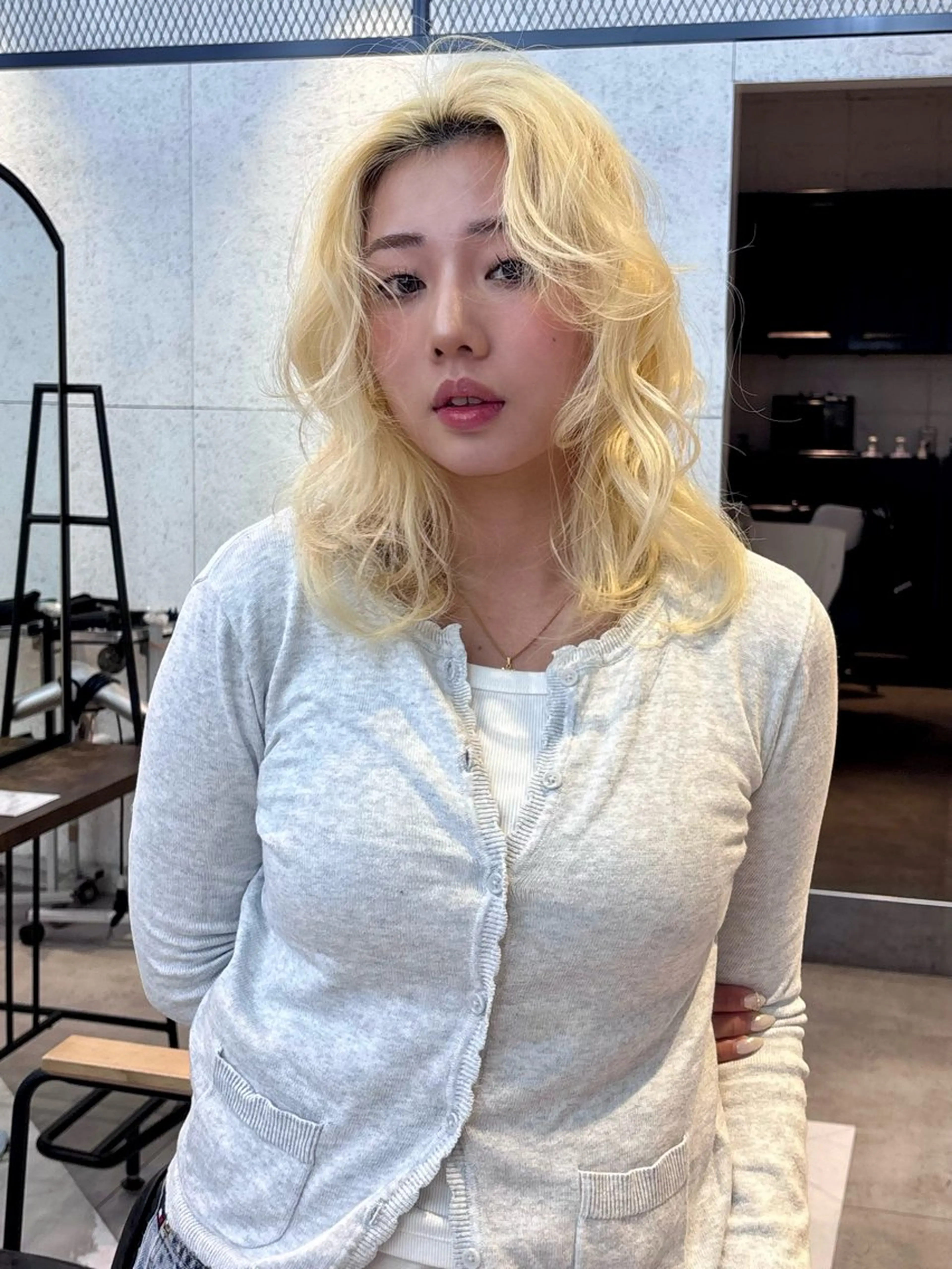 セミロング ヘアカラー ハイトーン/レイヤー nail 百咲💌のヘアスタイル