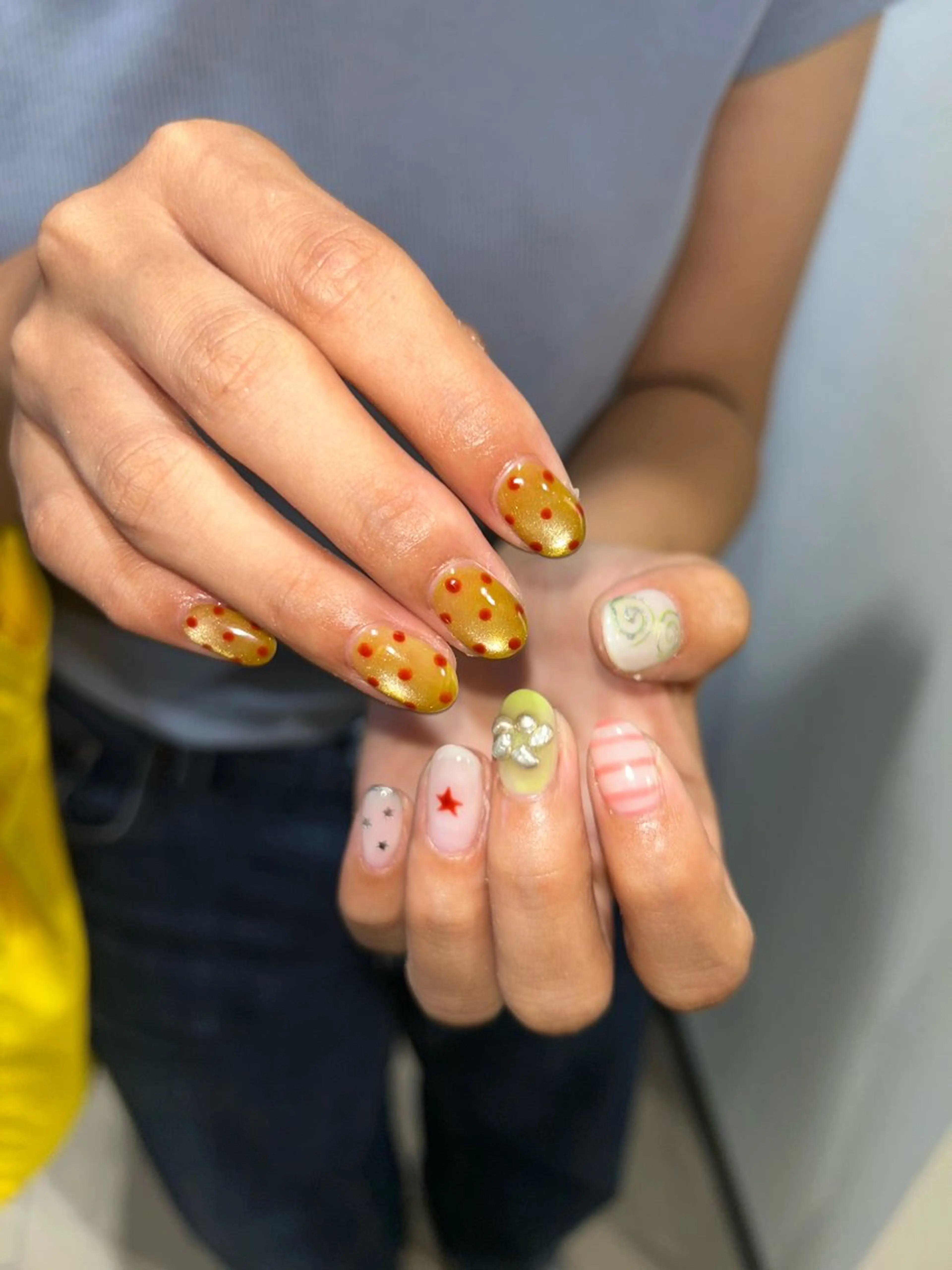 ネイル ドット 韓国ネイル マグネットネイル ニュアンスネイル Yuni.所属・sakae yurinaのネイルデザイン