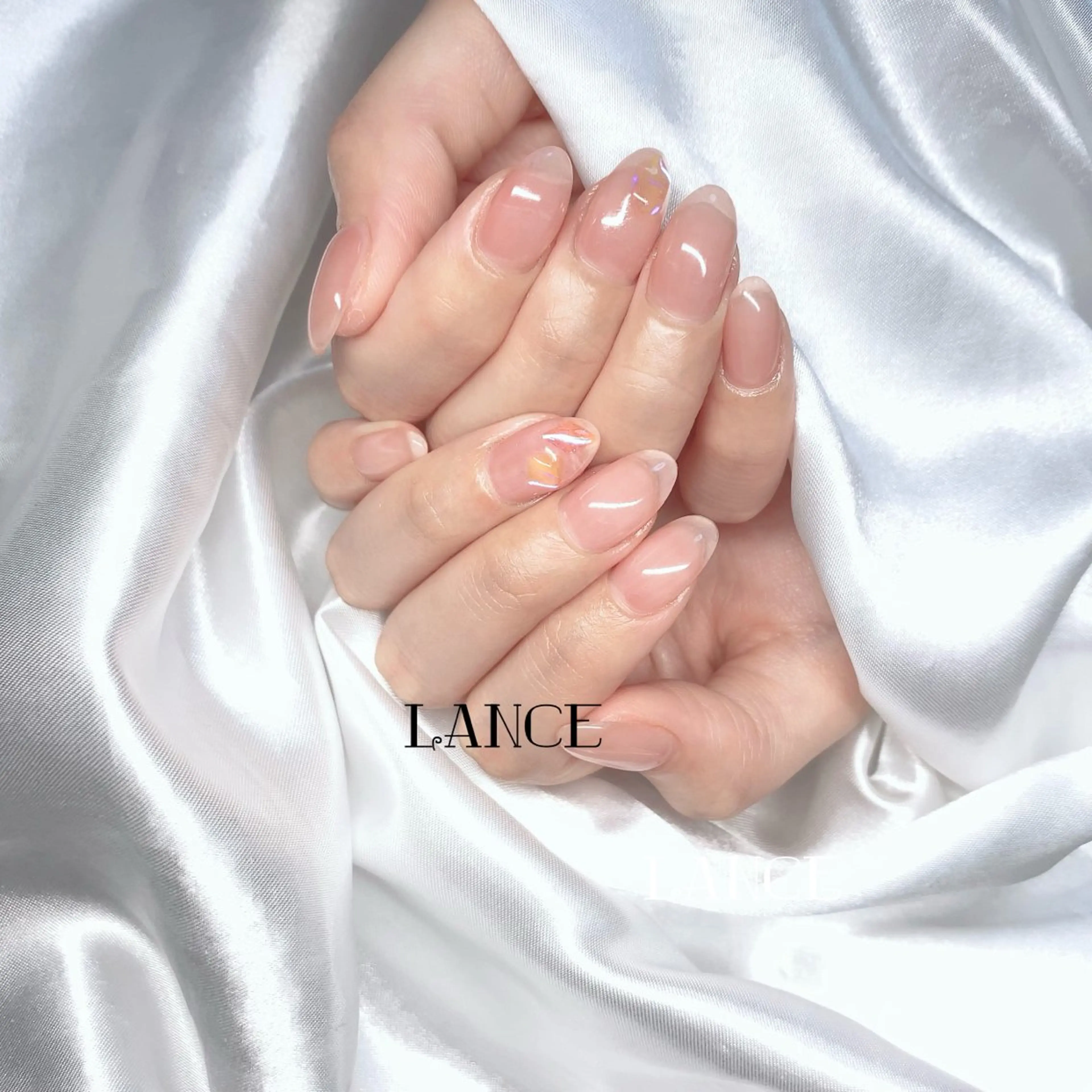 ネイル オーロラネイル フレンチネイル グラデーション キラキラネイル 韓国ネイル ハンドネイル Lance nailのネイルデザイン