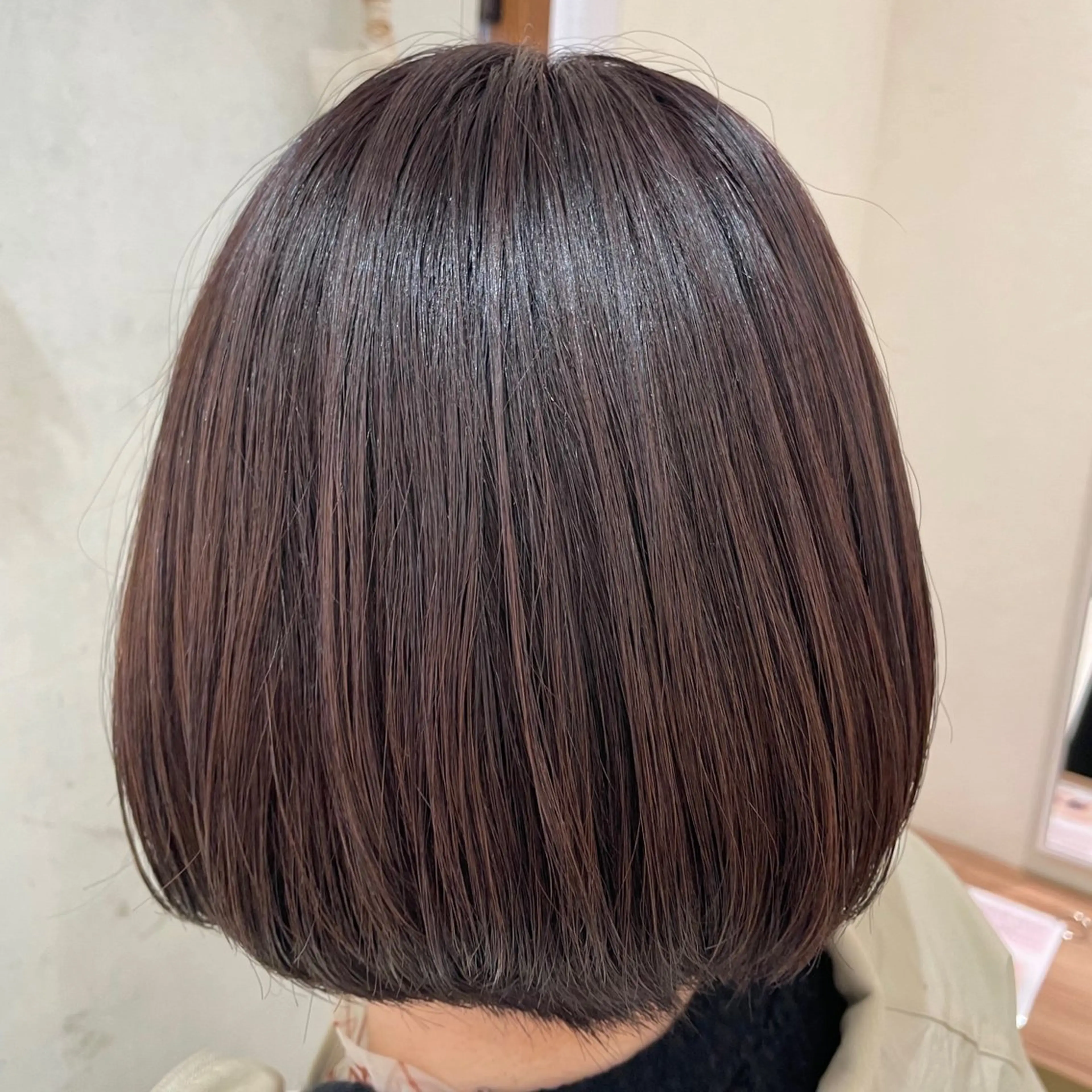 カラー オオダテ　シノミ 大人ショートのヘアスタイル