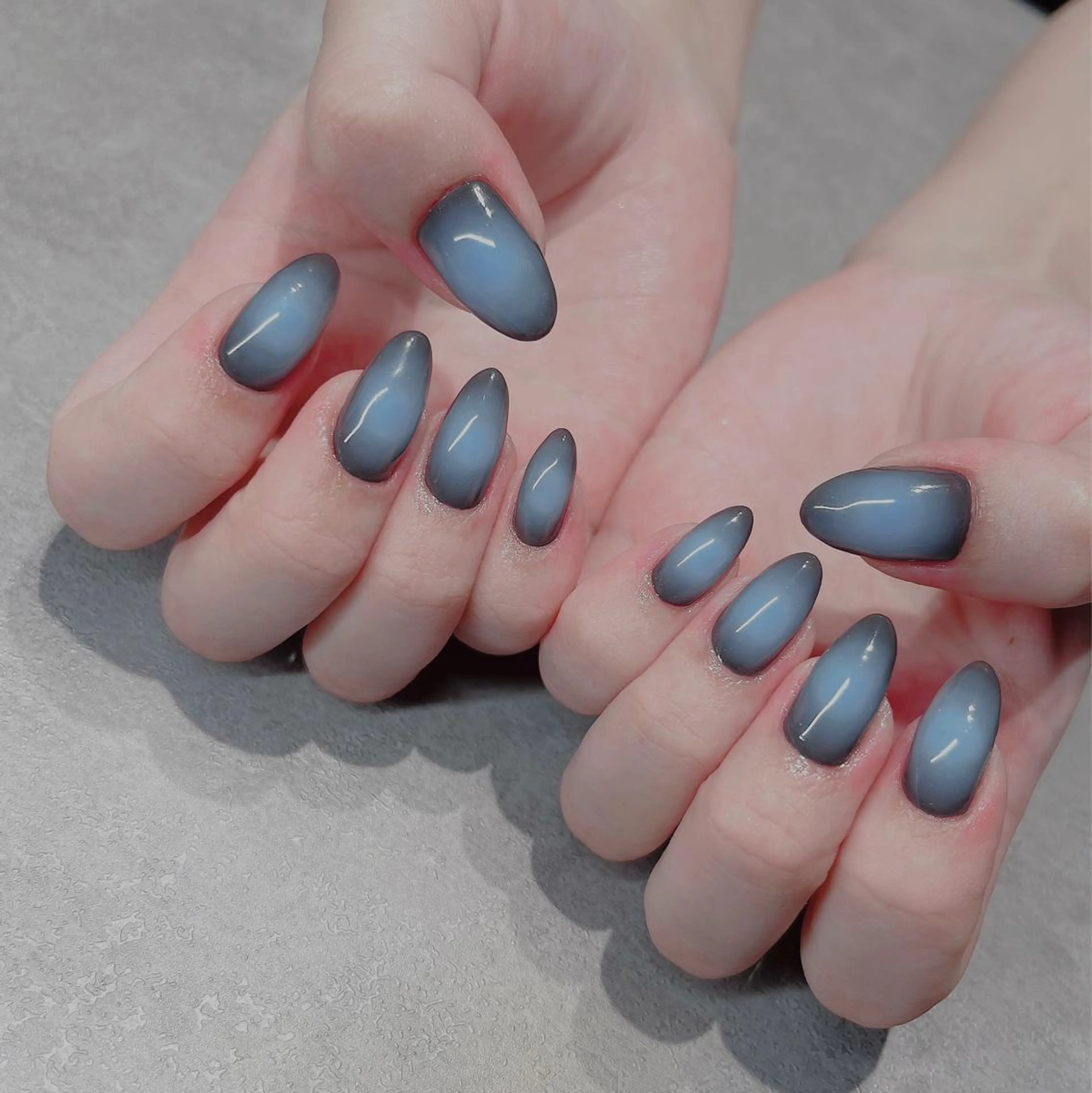 ネイル フットネイル フレンチネイル ジェルネイル ラメ(グリッター) ラメグラデーション ハンドネイル NEO Beauty Salon所属・𝐍𝐄𝐎 𝐉𝐔𝐑𝐈のネイルデザイン