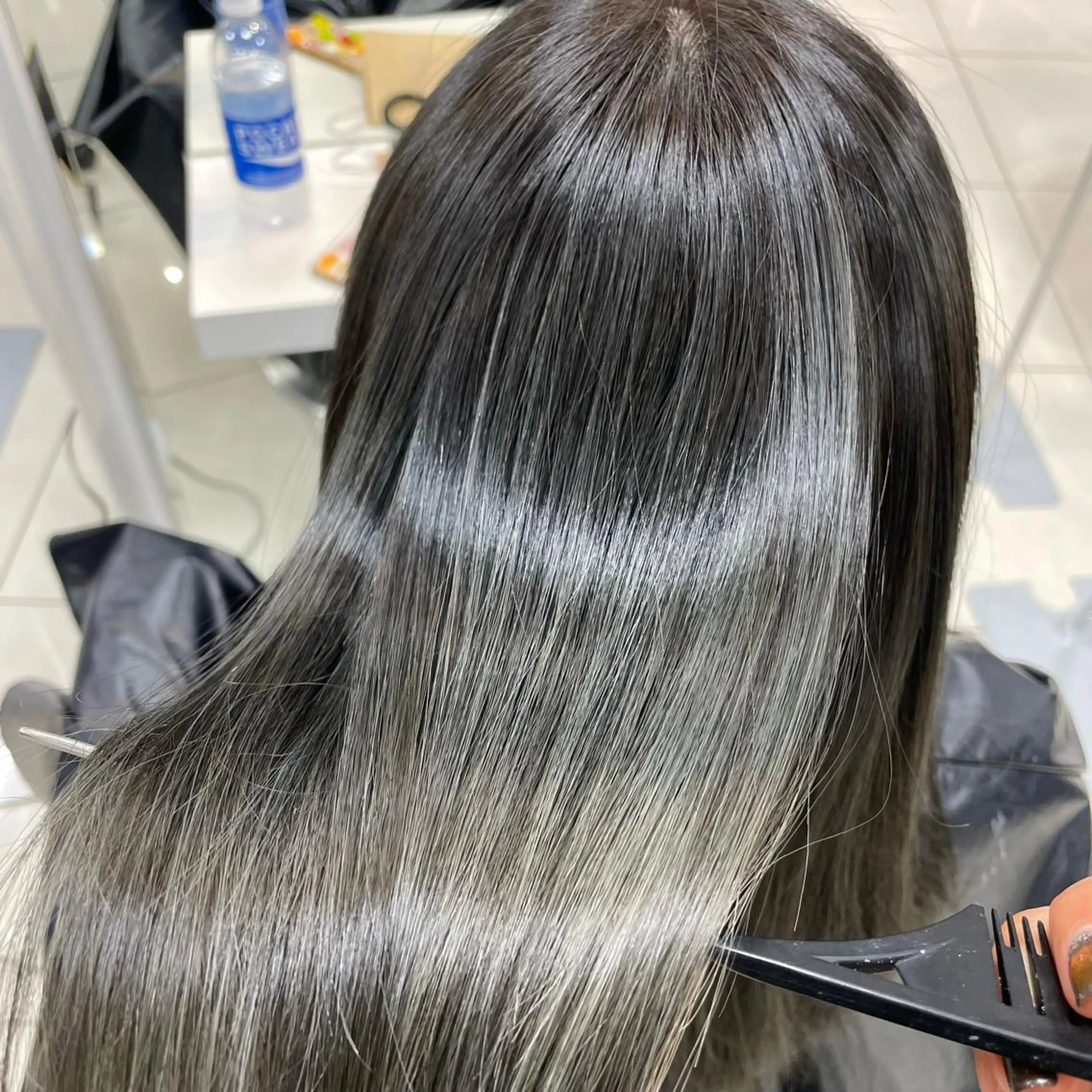 ミディアム カラー アッシュ アッシュグレー アッシュグレージュ ブリーチ ケアブリーチ カット 縮毛矯正 トリートメント 【髪質改善】 kasumi🌷🌷のヘアスタイル