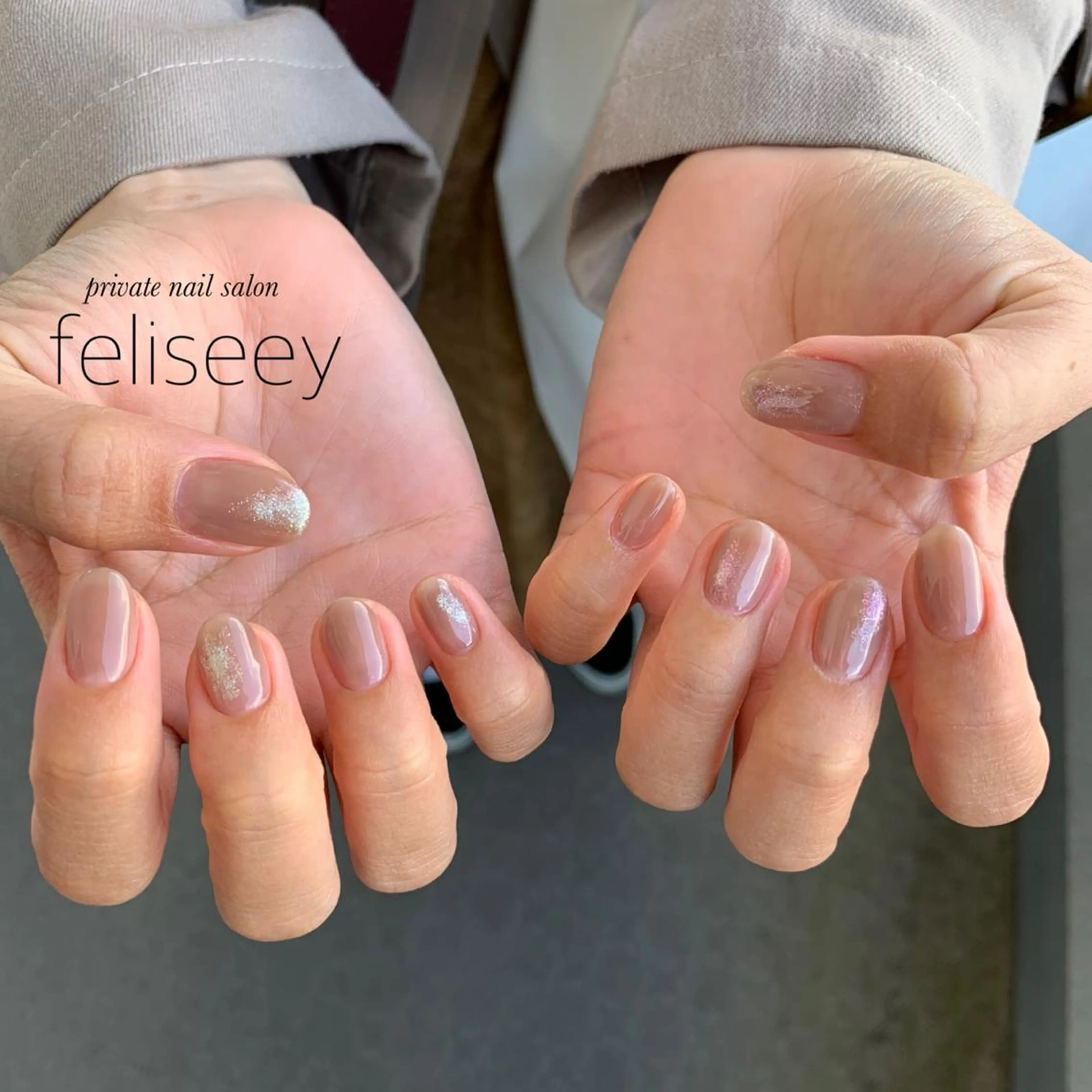 ネイル ジェルネイル キラキラネイル マグネットネイル ワンカラーネイル パラジェル feliseey 〘フェリシー 〙のネイルデザイン