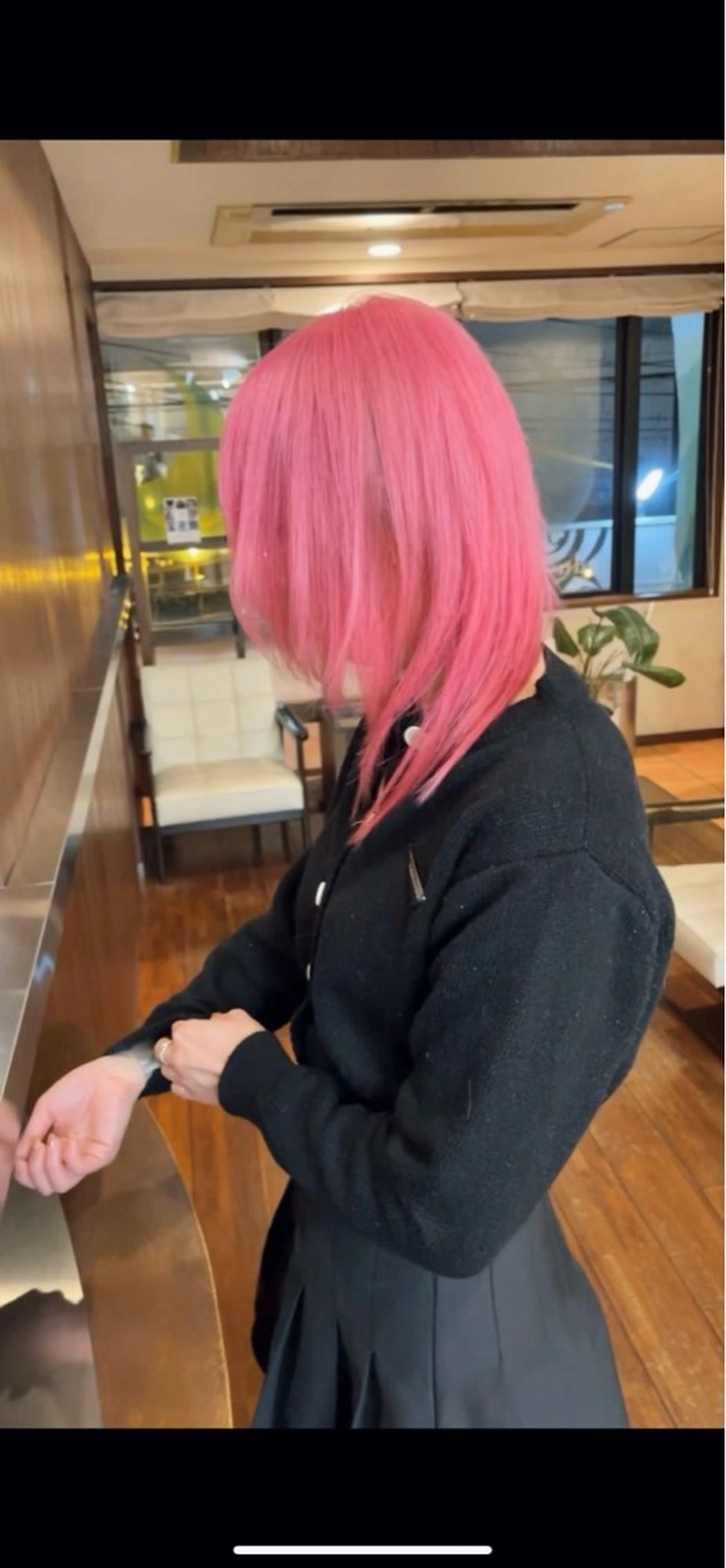 ミディアム カラー ピンクカラー カット ヘアカラー トリートメント 髪質改善ｶﾗｰ ｹｱﾌﾞﾘｰﾁ/ﾀﾑのヘアスタイル