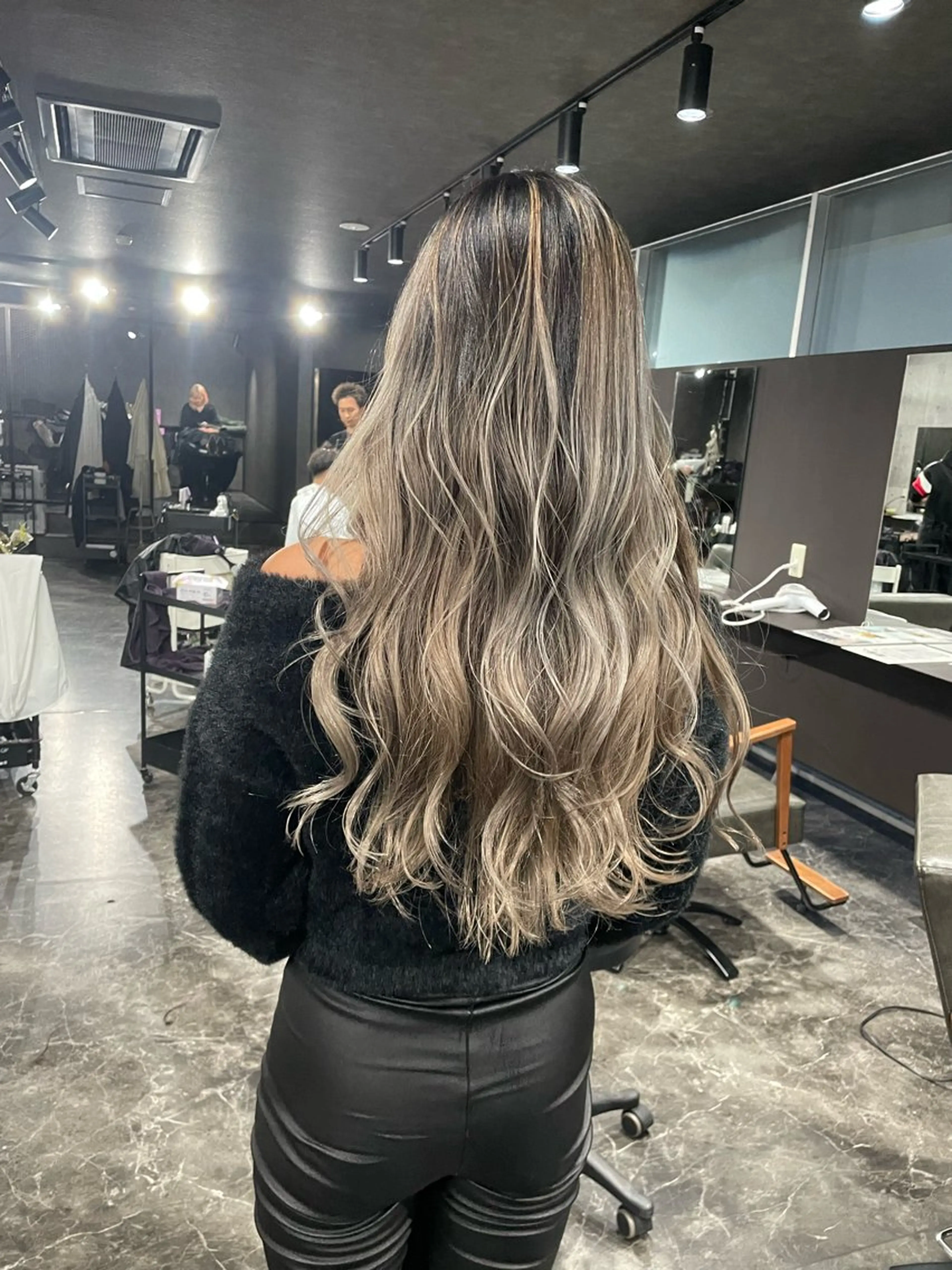 カラー ヘアカラー トリートメント olume(オルメ)所属・山田隆成/韓国カット バレ、ハイライト得意のヘアスタイル