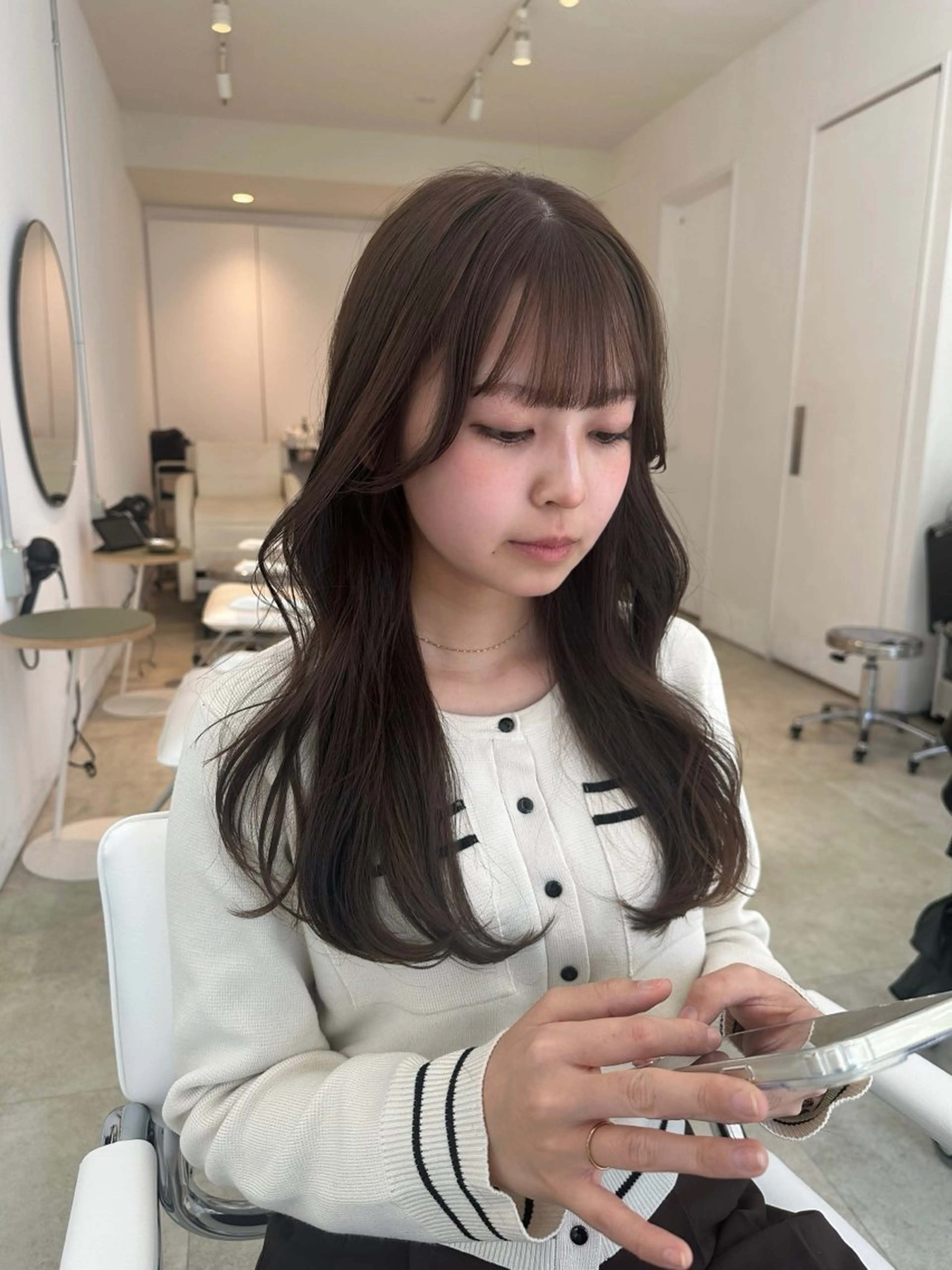 ミディアム レイヤーカット 特化美容師のヘアスタイル