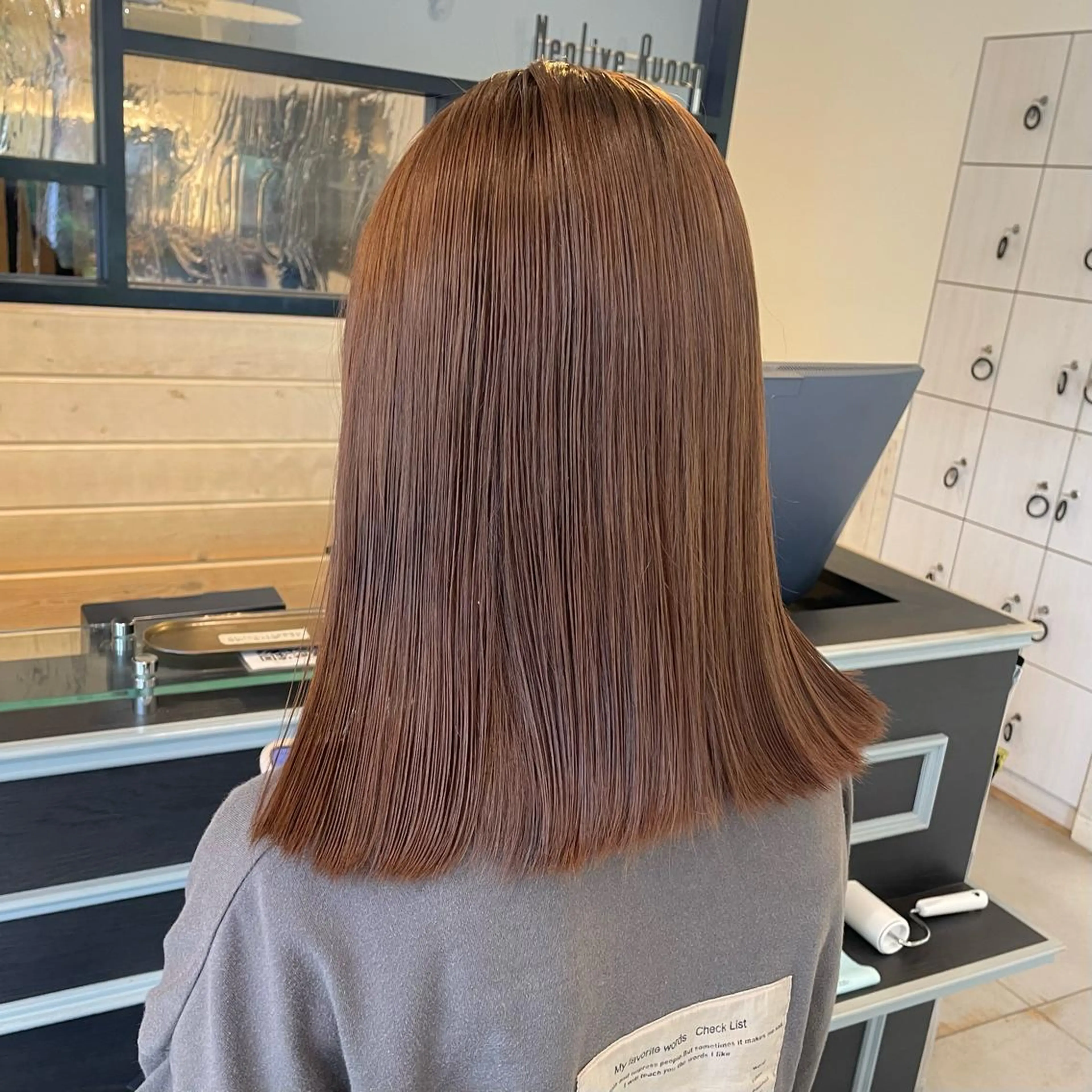 ミディアム カラー スナコザワ レナのヘアスタイル