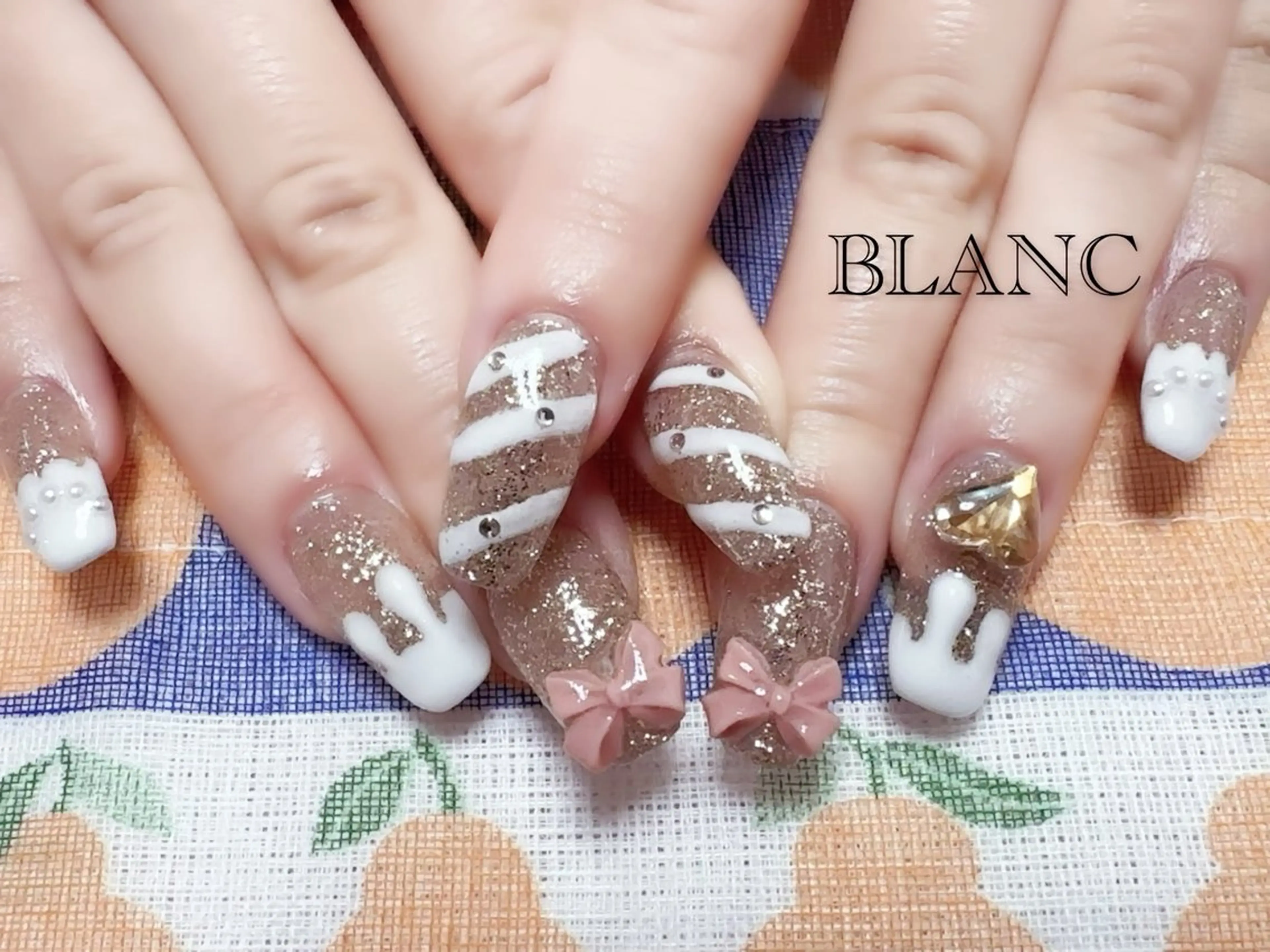 ネイル アートネイル 長さ出し ジェルネイル グラデーション 持ち込み ハンドネイル BLANC （ブラン）のネイルデザイン