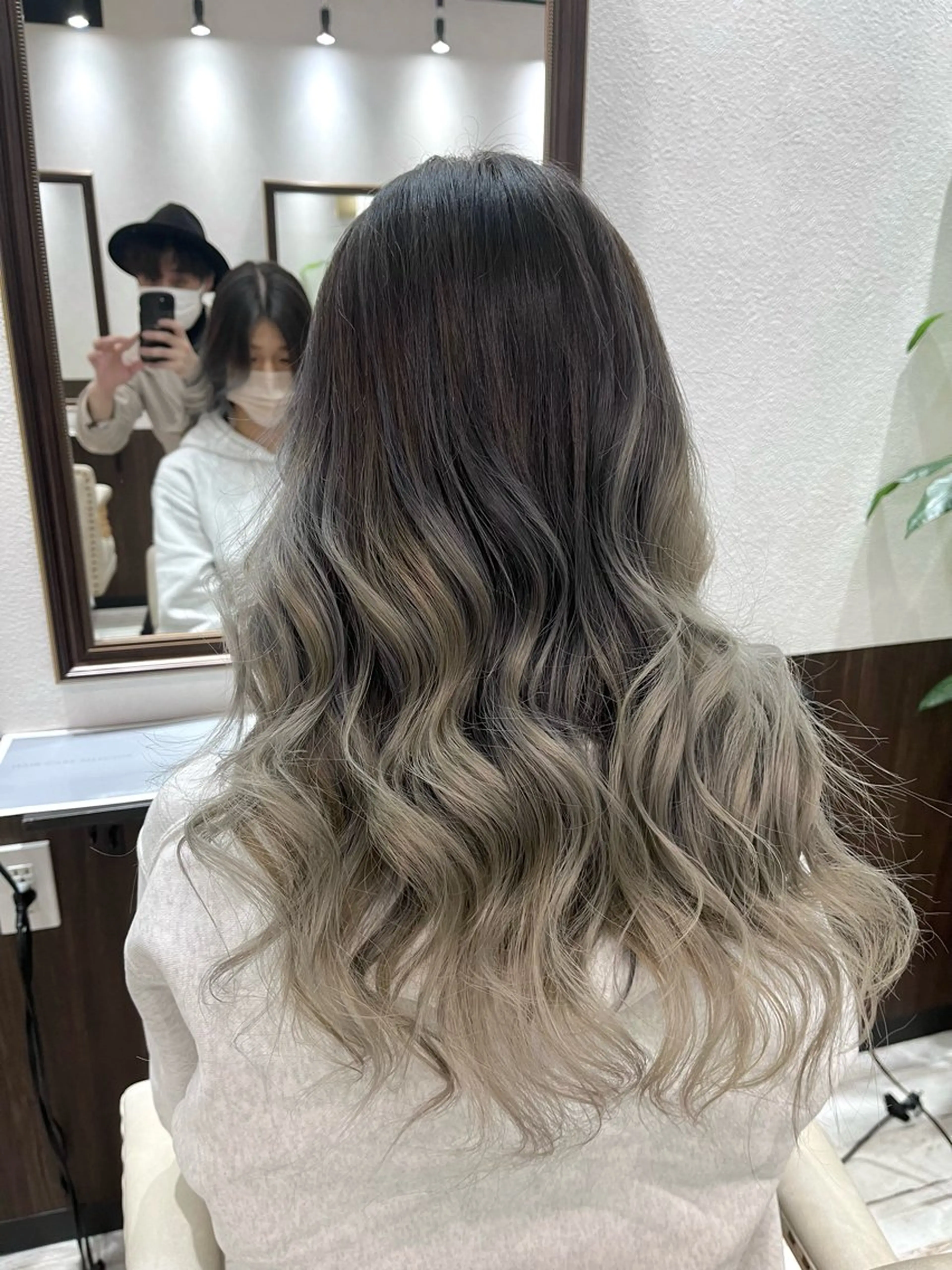 ロング カラー ヘアアレンジ Belle hair Design青野大貴のヘアスタイル