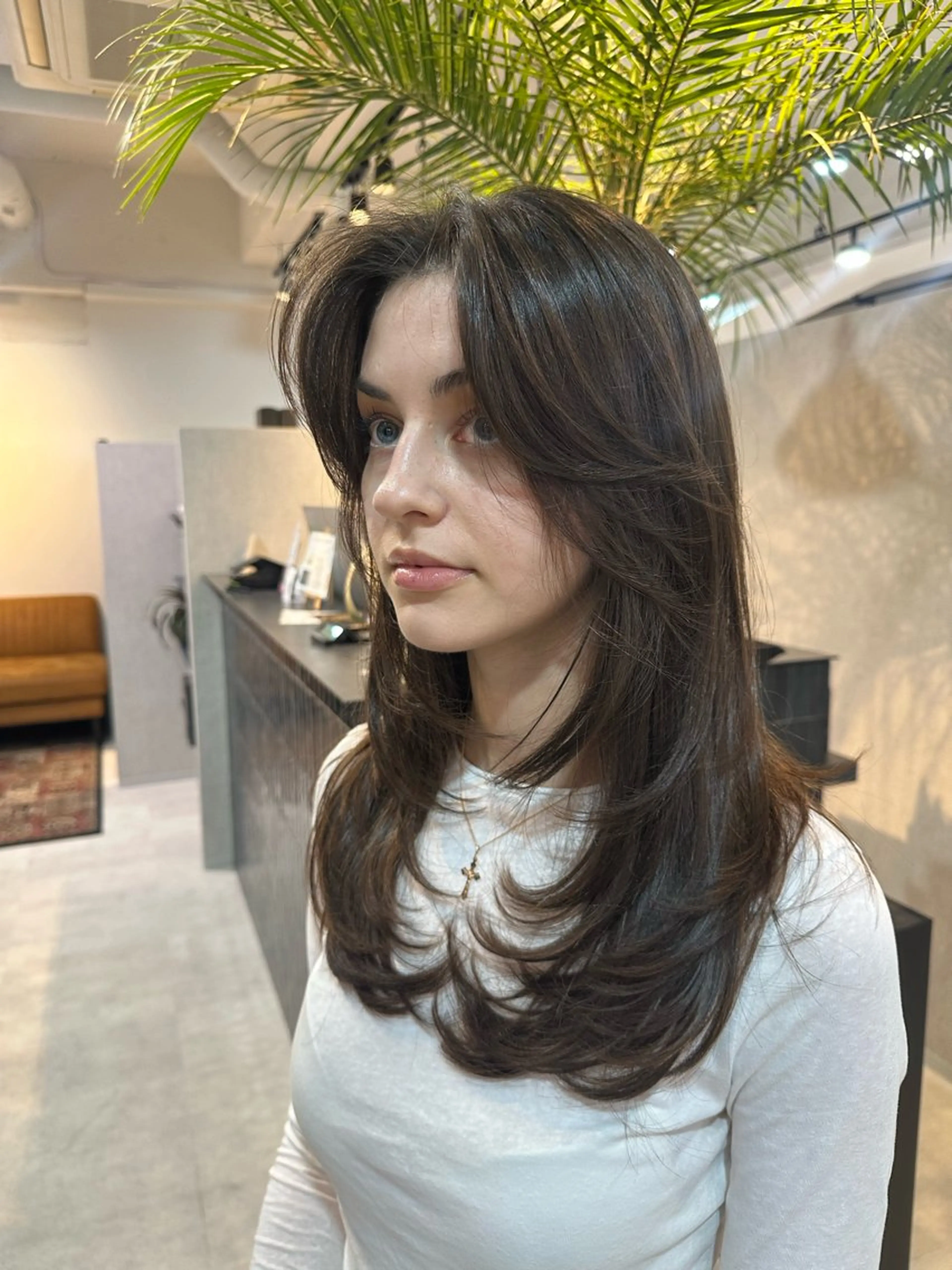 ロング レイヤーカット カット ヘアカラー 足立 采弥のヘアスタイル