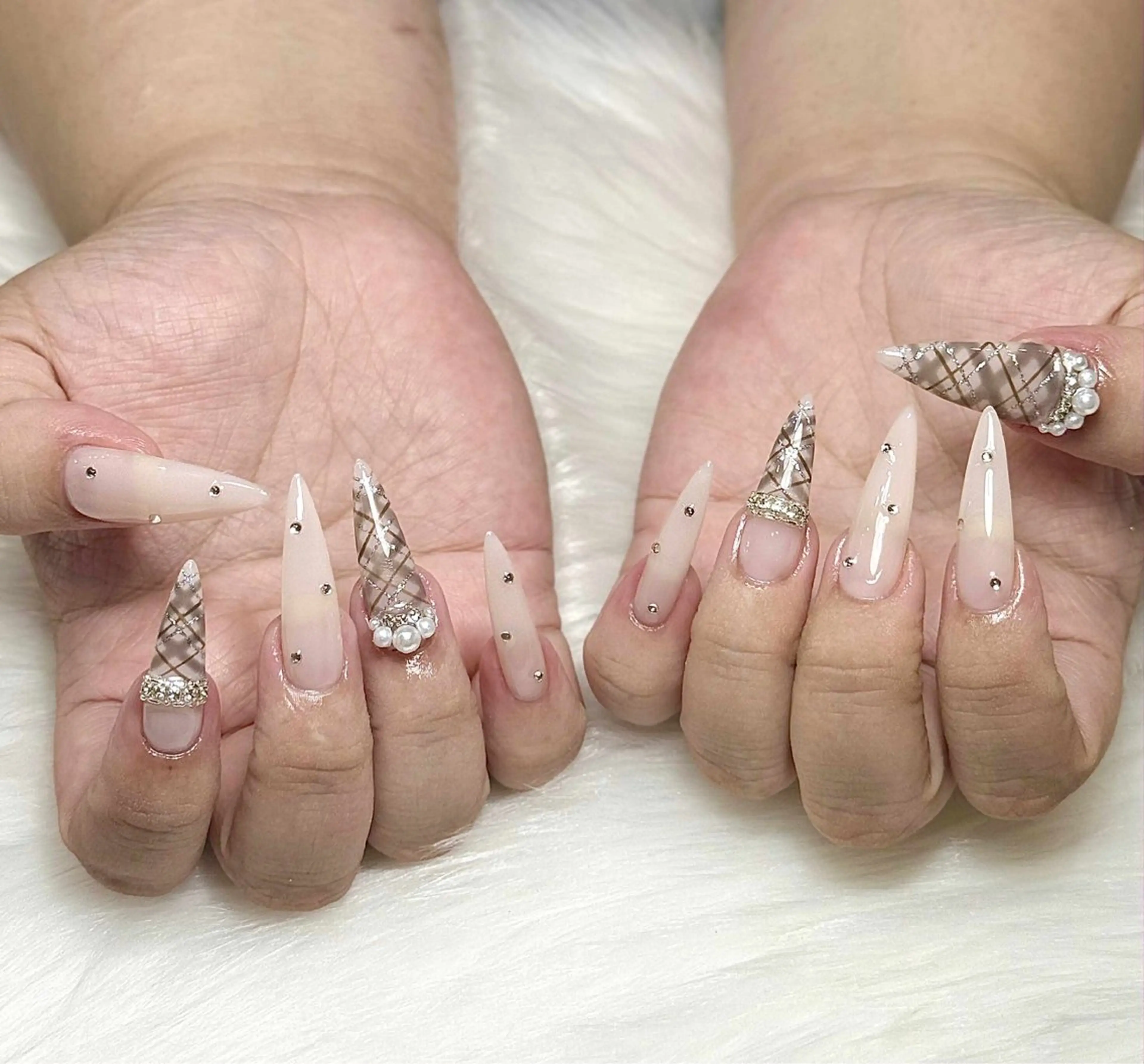 ネイル アートネイル オーロラネイル ジェルネイル 韓国ネイル ロングネイル ハンドネイル Nichi Nailsのネイルデザイン