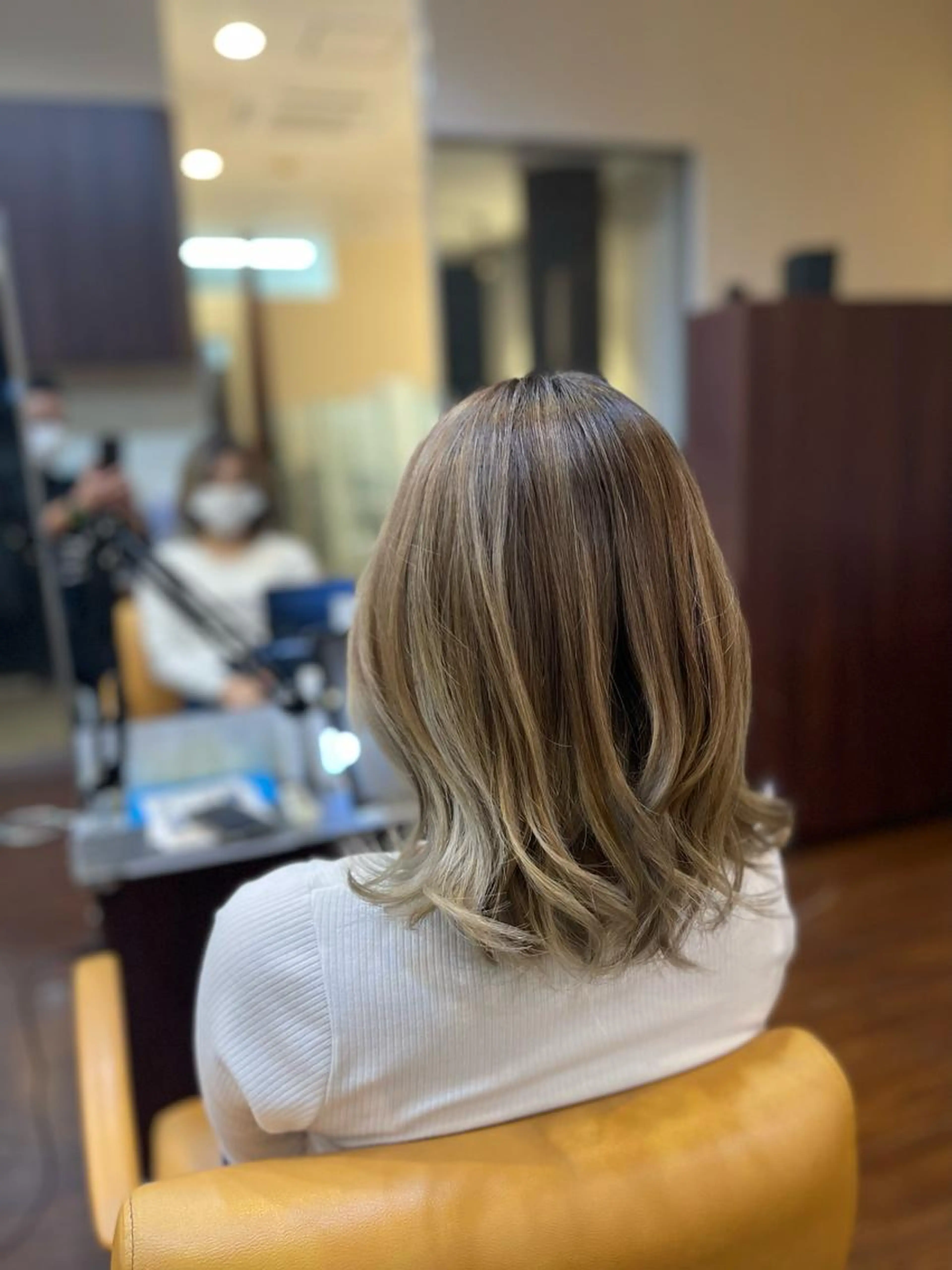 カット＋カラー＋ハイライト+トリートメント(ワンブリーチ)の写真