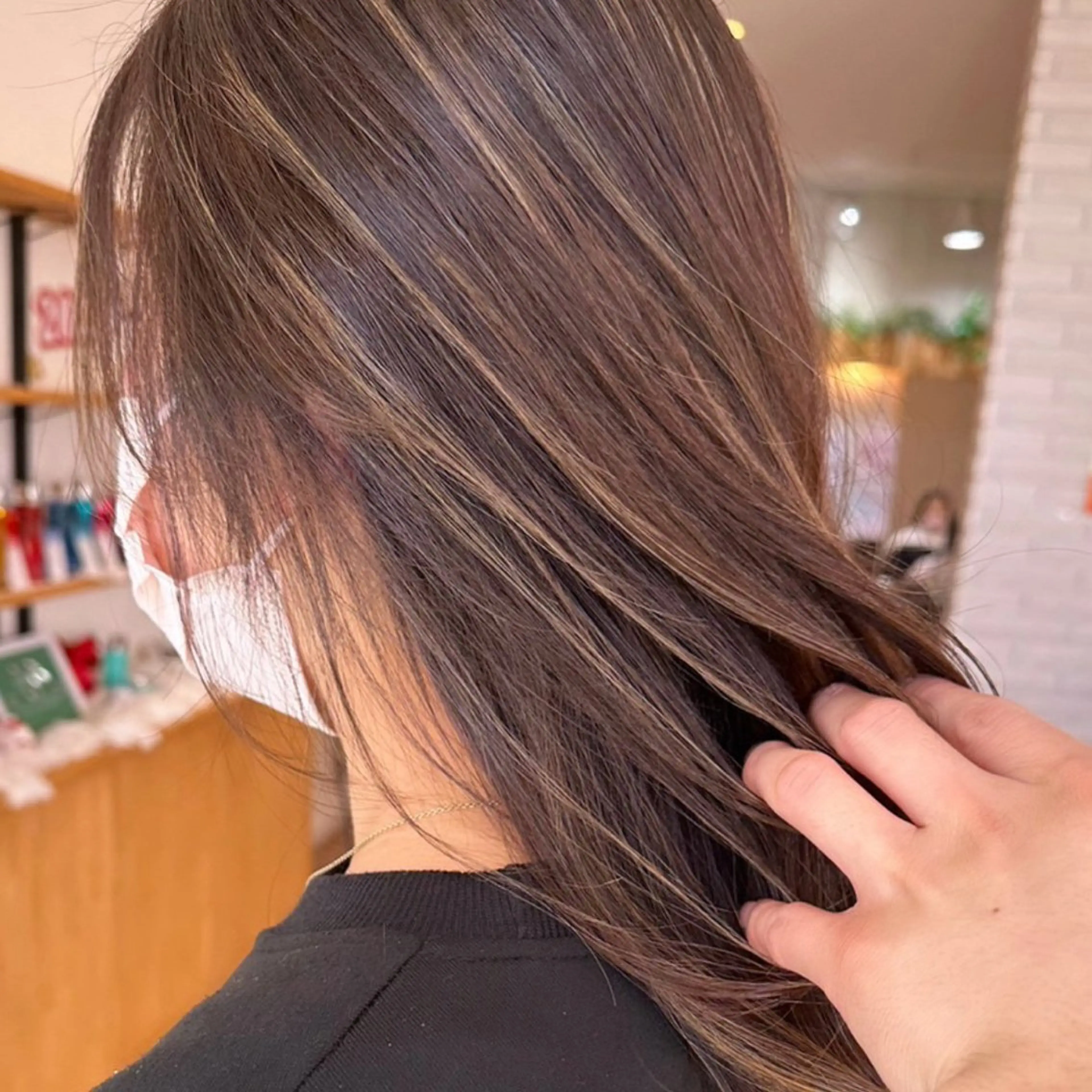 カラー ハイライトカラー 小西 ひまりのヘアスタイル