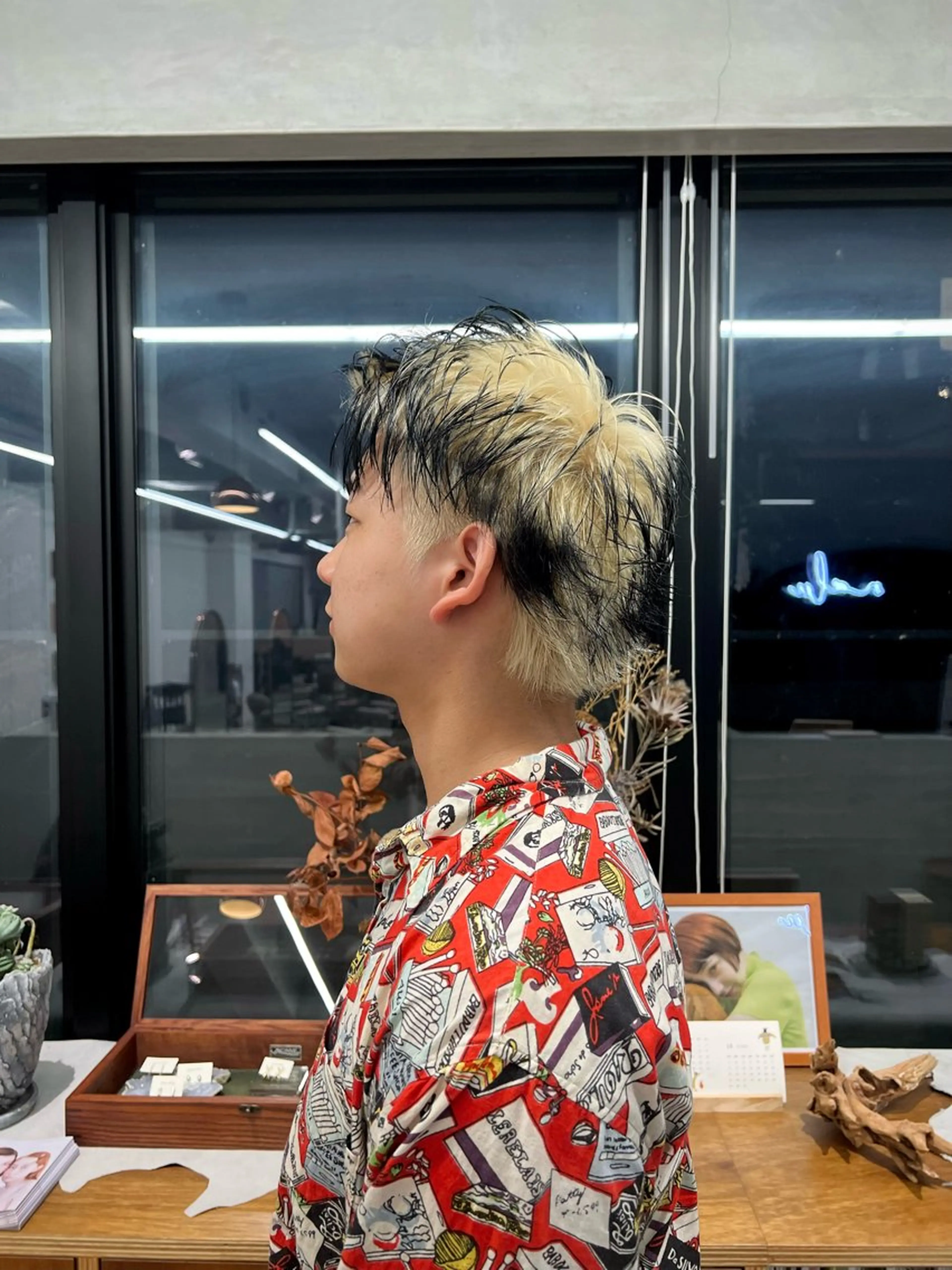 ショート カラー メンズ メンズブリーチ ブリーチ ブロンド ホワイトブロンド ケアブリーチ/ ハイトーン/牧野のヘアスタイル