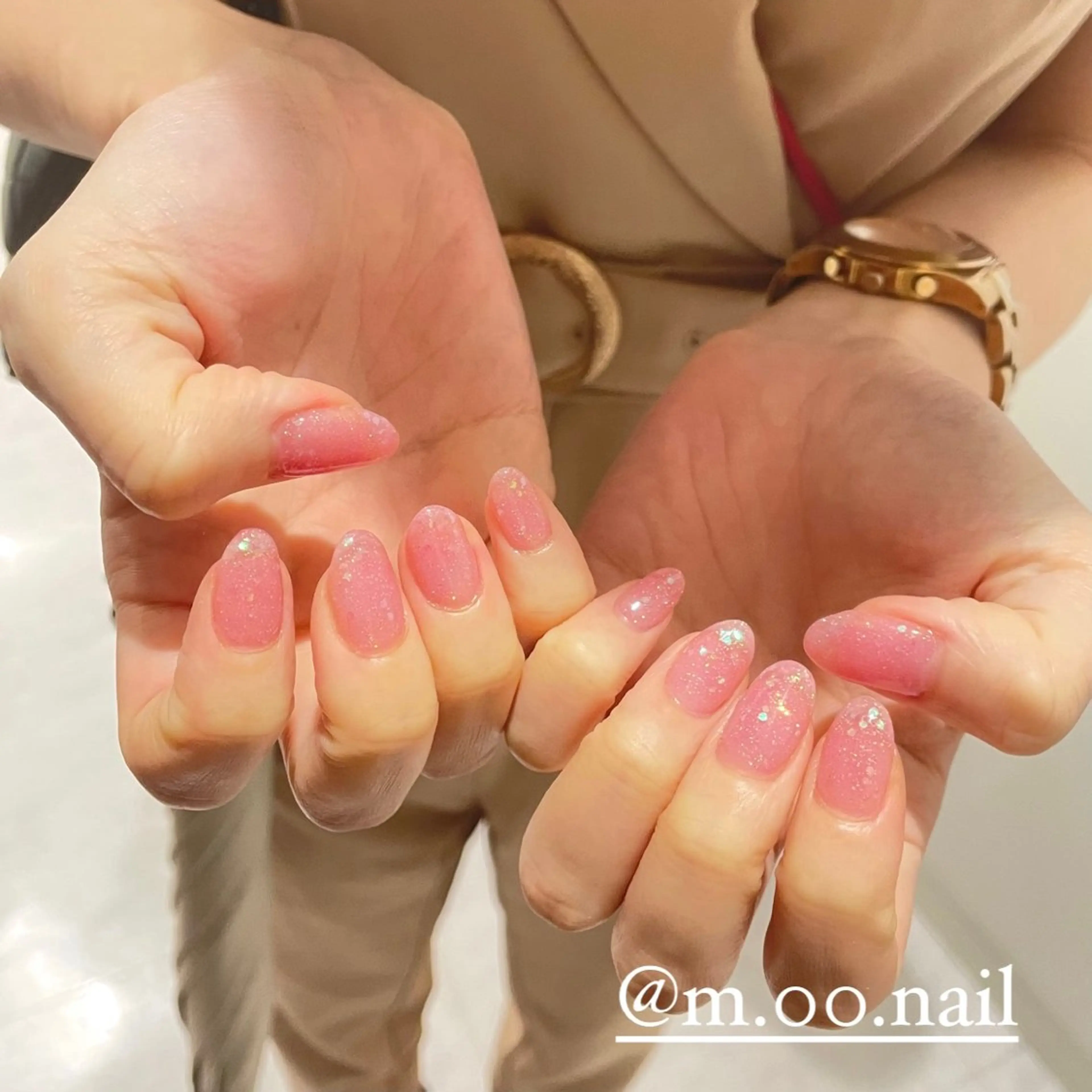 ネイル ホログラムネイル ラメ(グリッター) ワンカラーネイル LA LUNA misaの眉毛・アイブロウイメージ