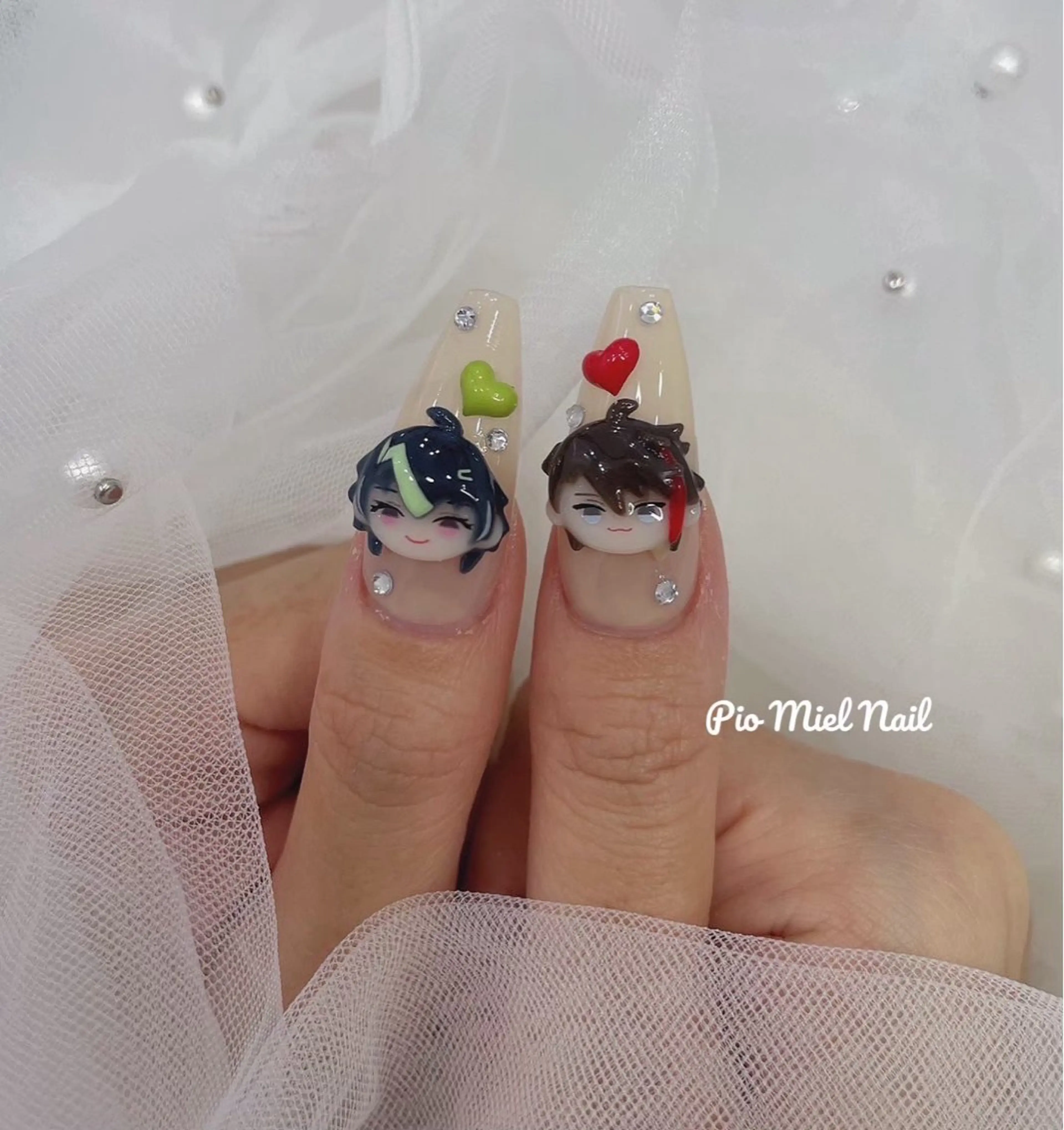 セミロング 韓国風ヘア ハンドネイル momo 長さだしのネイルデザイン