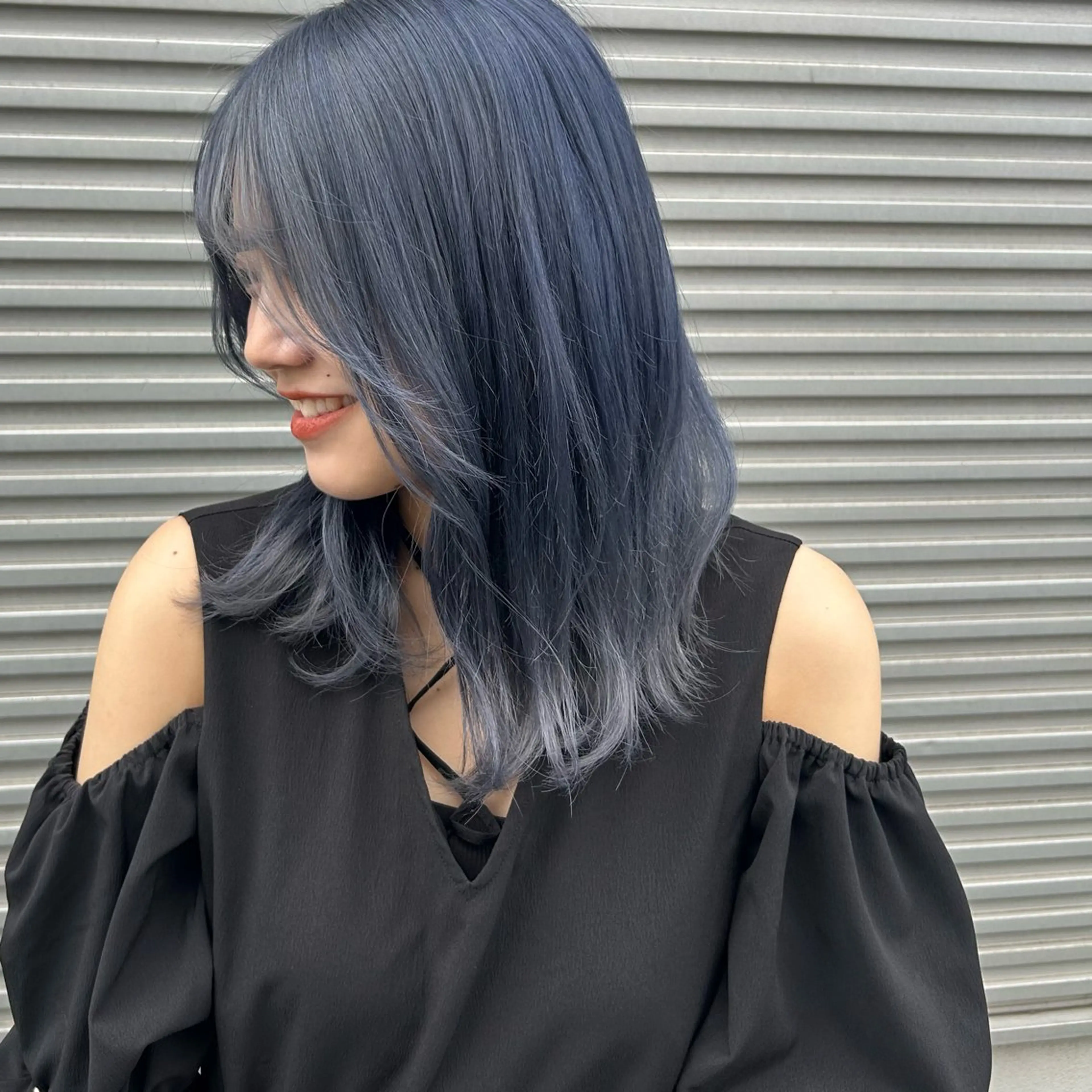 セミロング カラー 💙ルル💙 ハイトーン/レイヤーのヘアスタイル