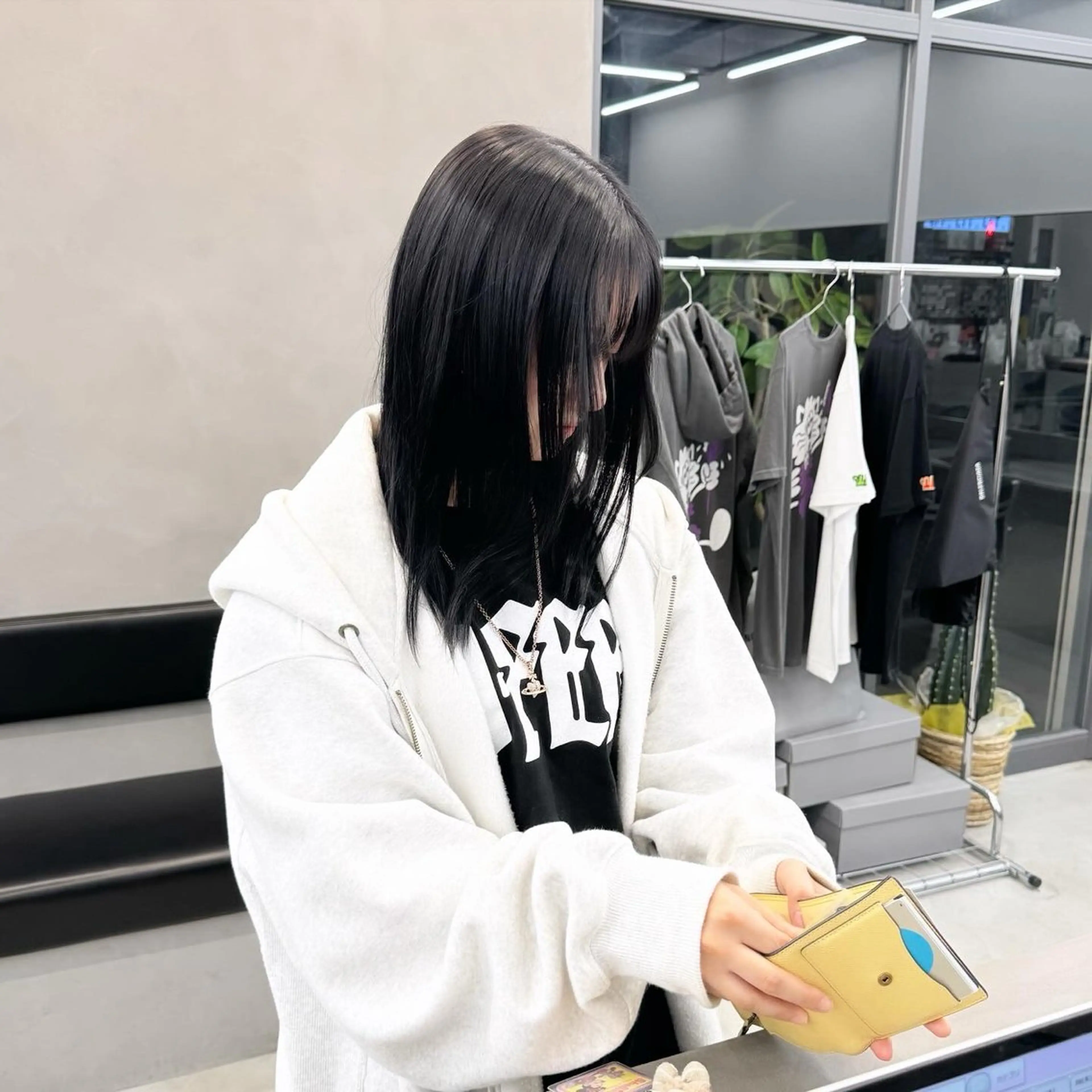 カラー ブラウンカラー ネイビーカラー LIT.所属・レイヤーカット🎀 モデル施術◎吉村麻佳のヘアスタイル