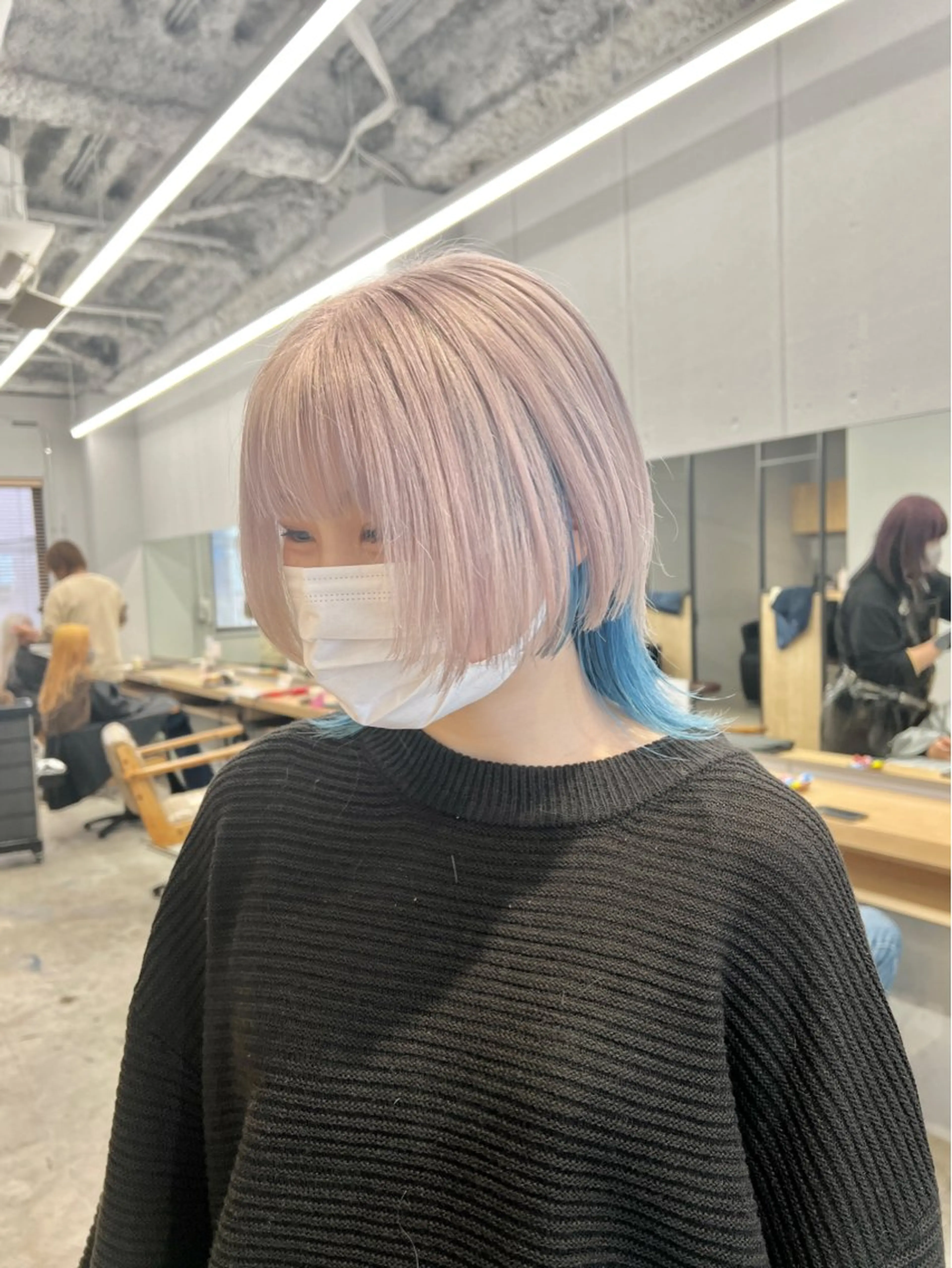 ショート カラー SALOWIN柏Suite所属・ブリーチ毛の縮毛矯正 ハイトーン/岡本智樹のヘアスタイル