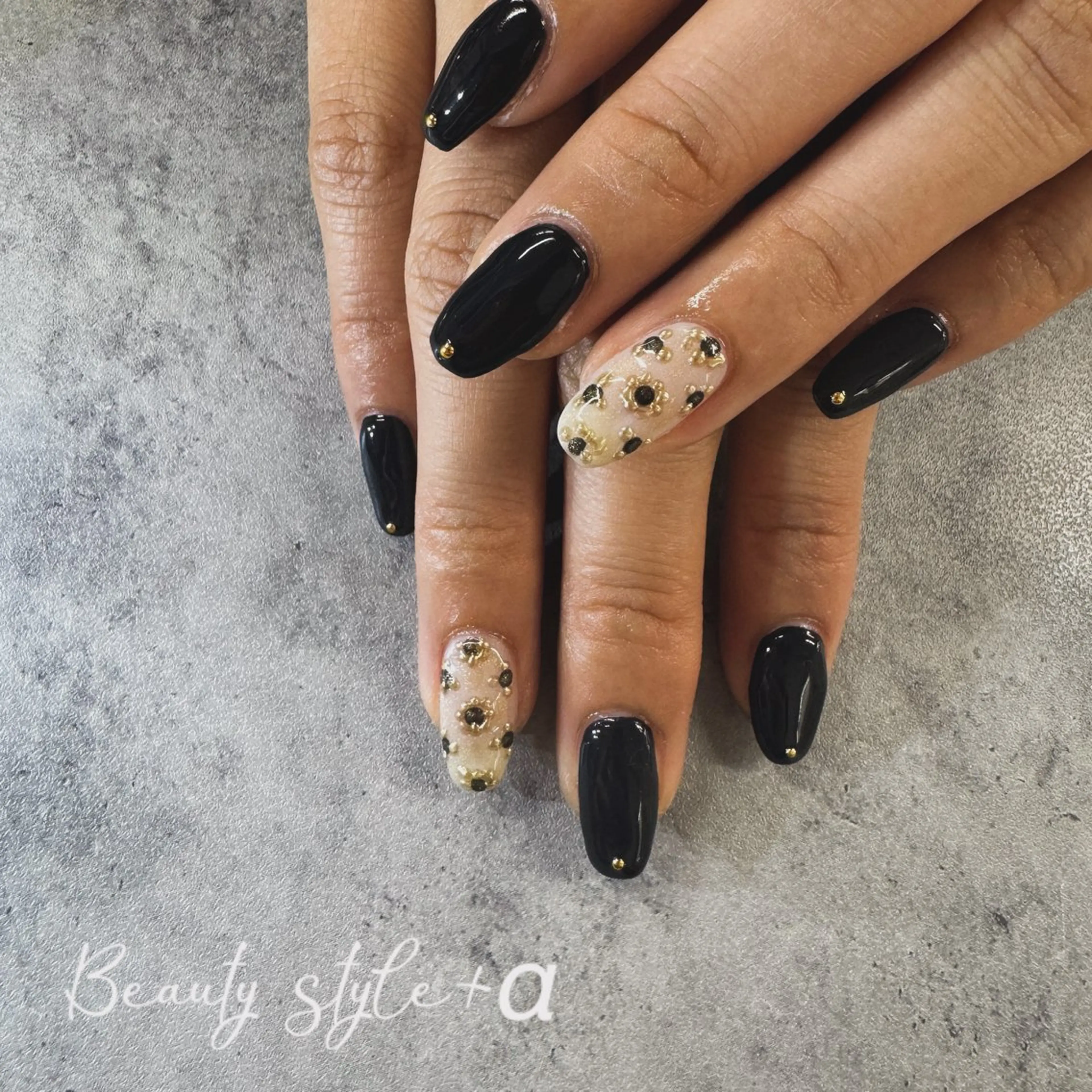 【平日10時​〜​15時限定】スワロフスキー、ホロ使い放題🎁✨の写真