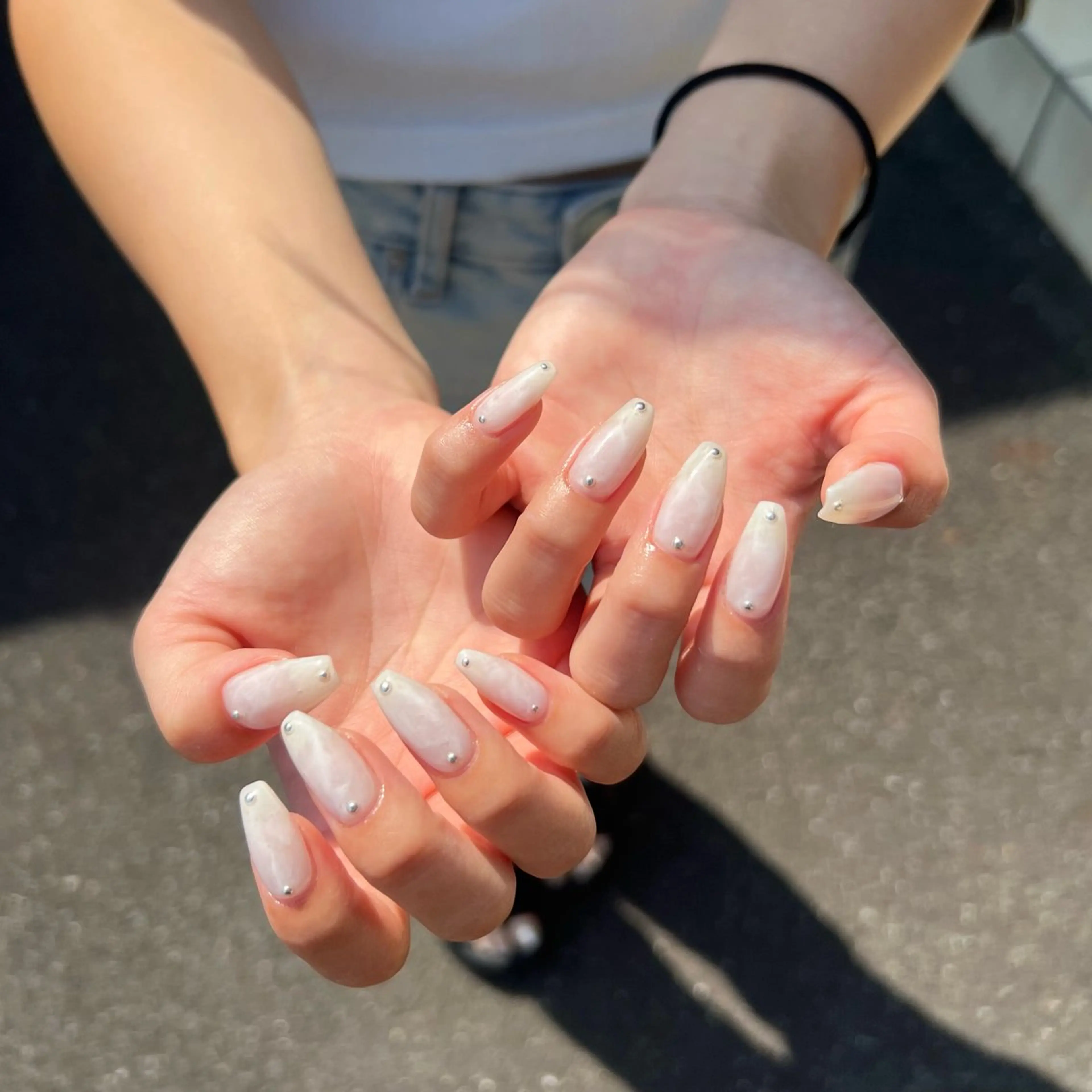 ネイル ニュアンスネイル ワンカラーネイル ホワイト ハンドネイル GRANDEUR焼津 Nana🦖のネイルデザイン