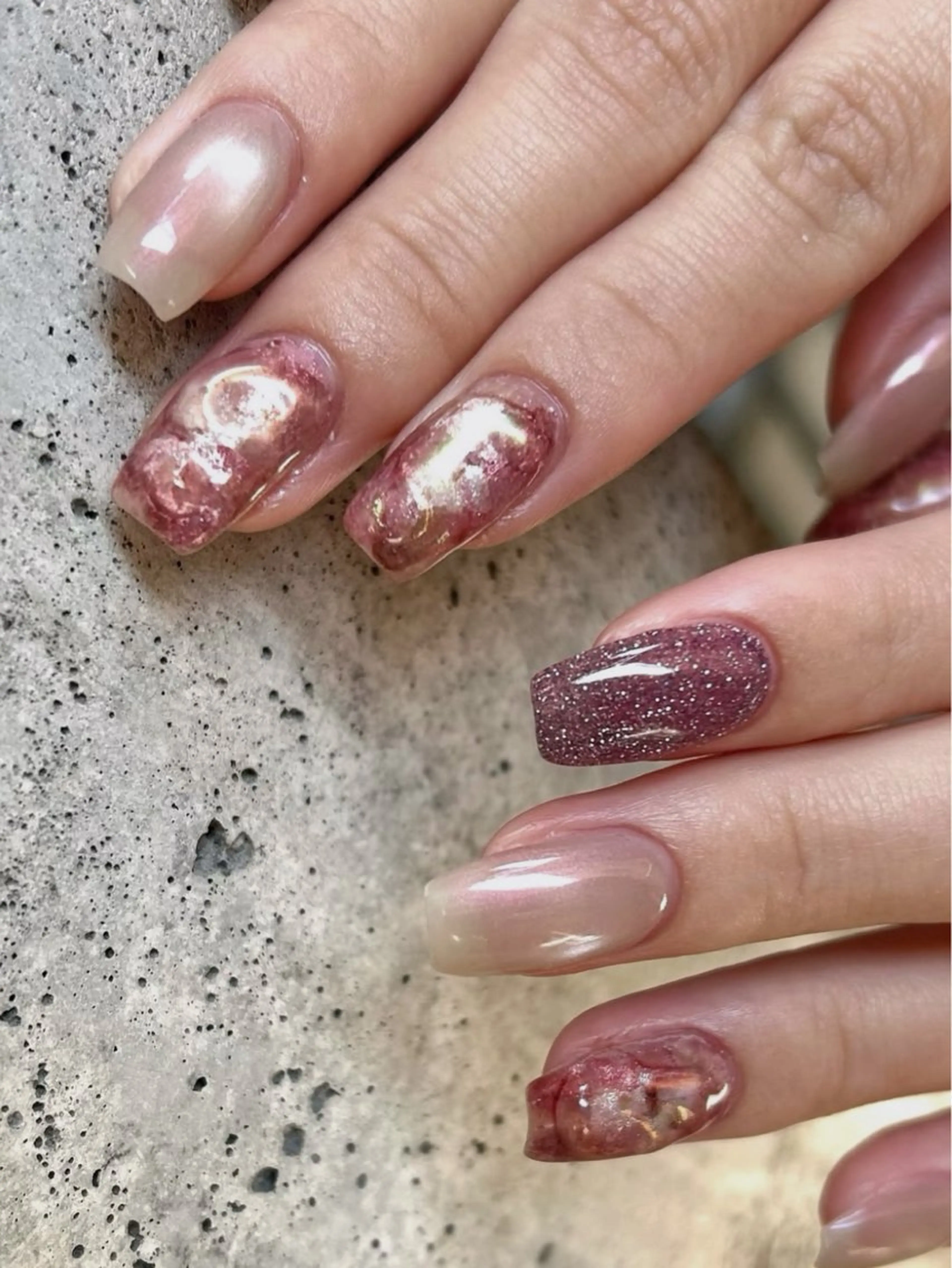 ネイル アートネイル マグネットネイル ニュアンスネイル ぷっくりネイル talo .のネイルデザイン