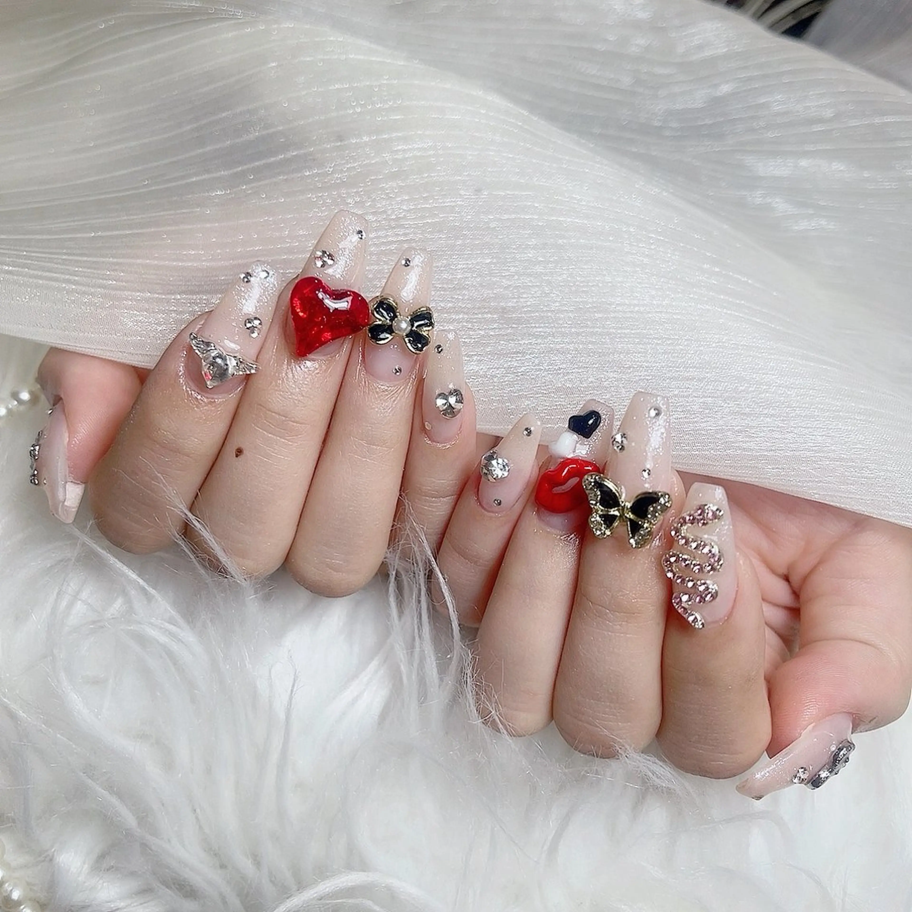 ミディアム ハンドネイル YURI NAILのネイルデザイン