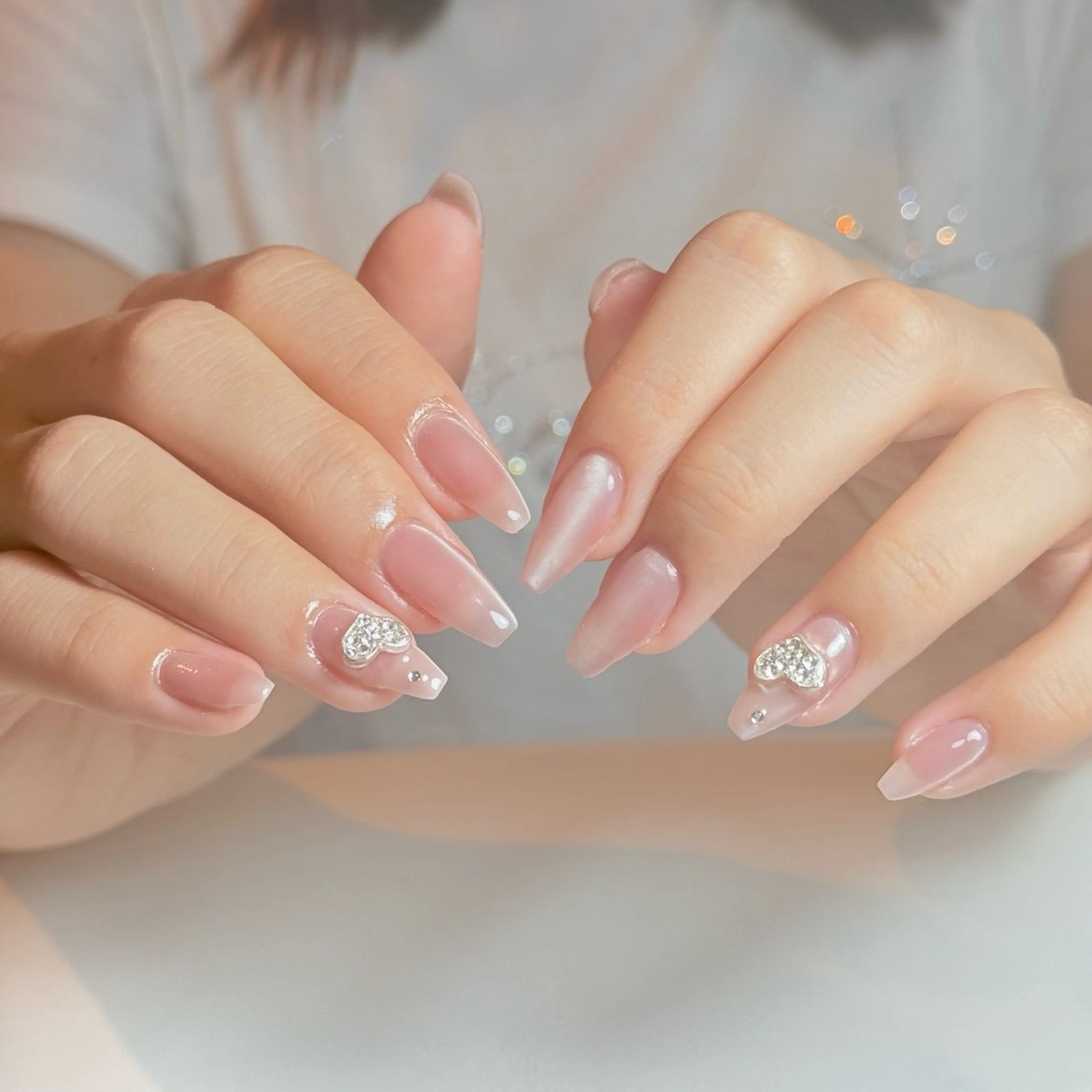 ネイル チークネイル フレンチネイル グラデーション キラキラネイル 韓国ネイル ハンドネイル Risa_ Nailのネイルデザイン