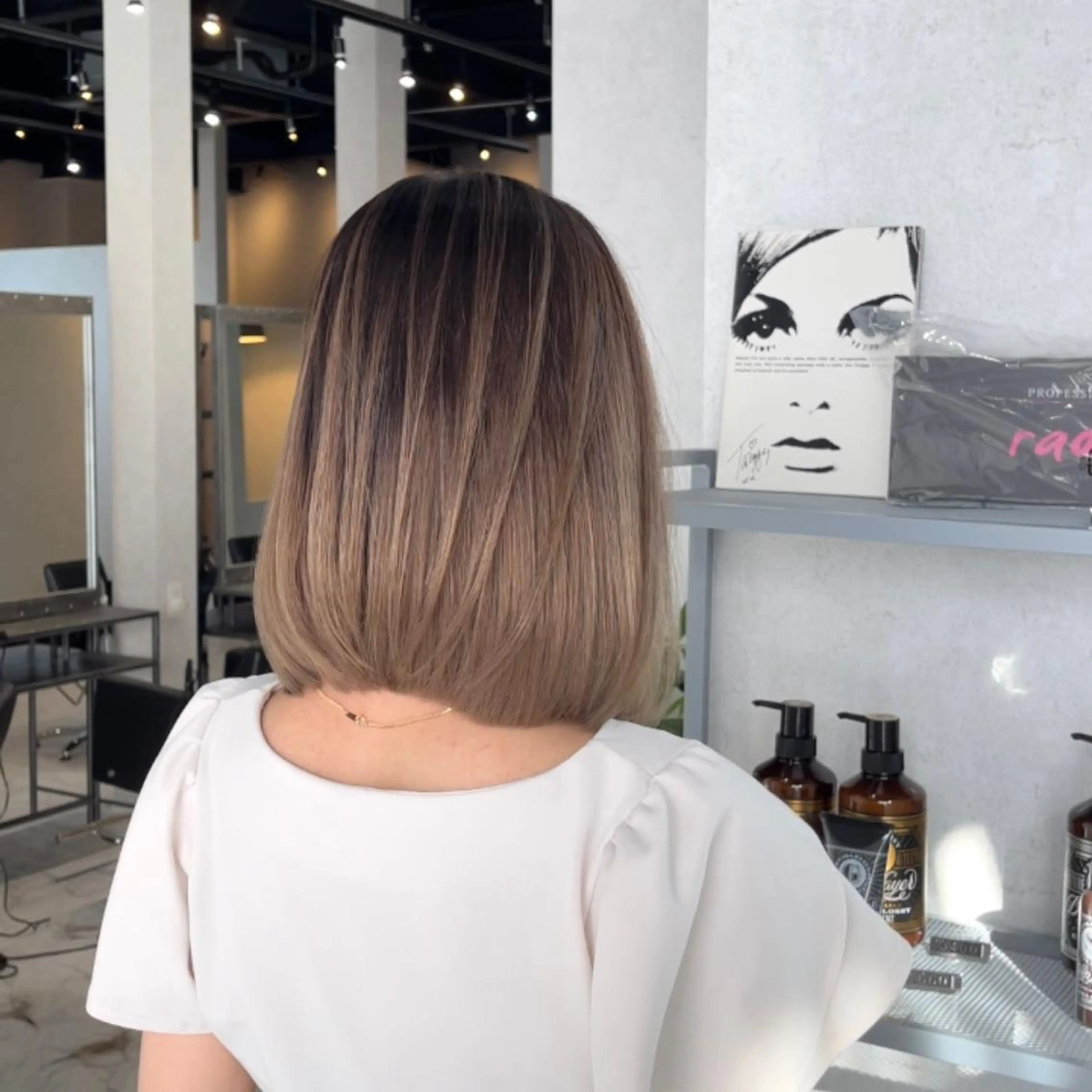 ミディアム カラー バレイヤージュ デザインカラー ハイライトカラー 外国人風カラー ハイライト カット ヘアカラー トリートメント アンドウ ユウ/ レイヤーカット/韓国のヘアスタイル