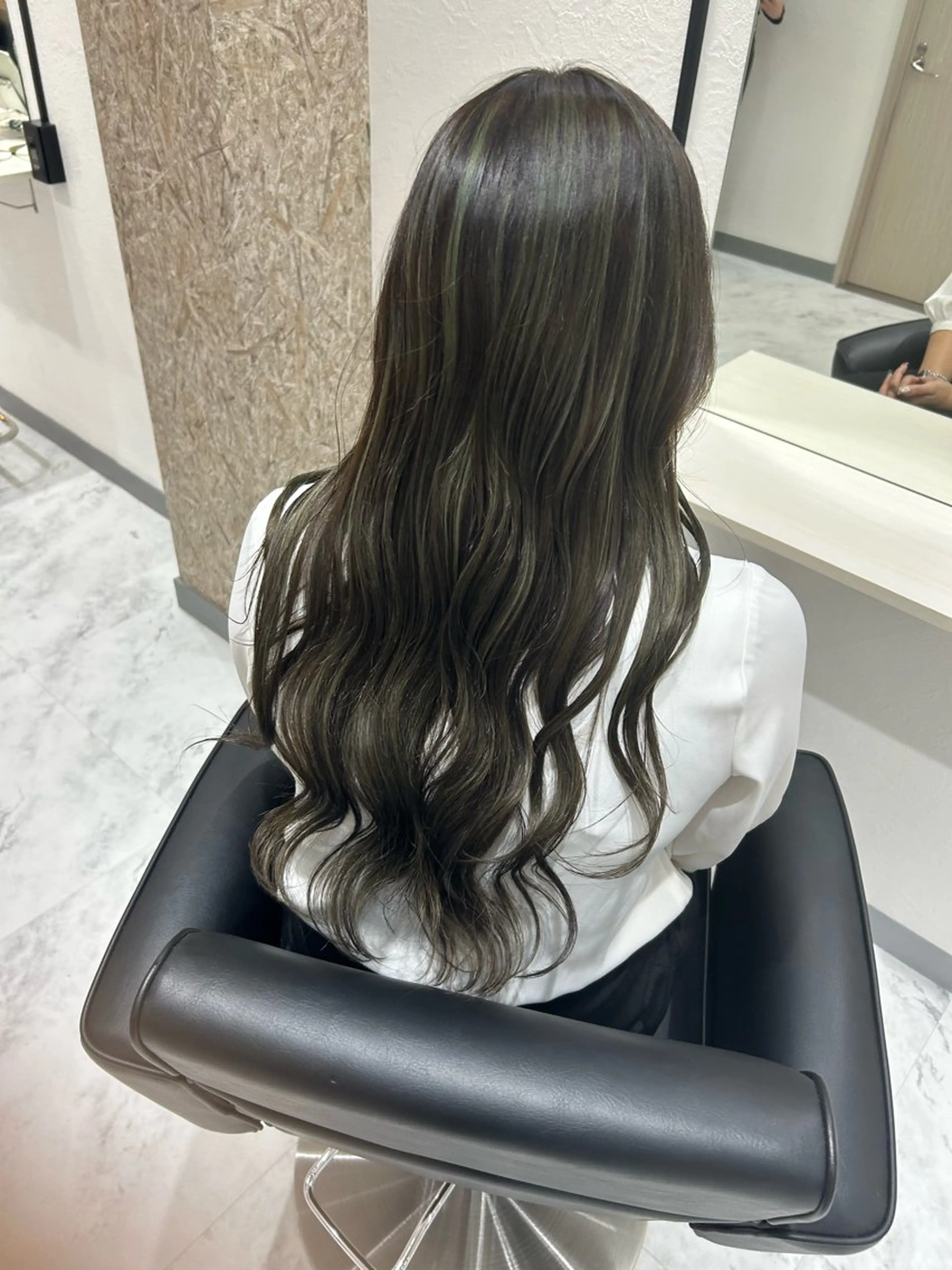 ロング カラー カット ヘアカラー トリートメント Via  京都烏丸所属・ブロンド/ハイトーン /レイヤー/りなのヘアスタイル