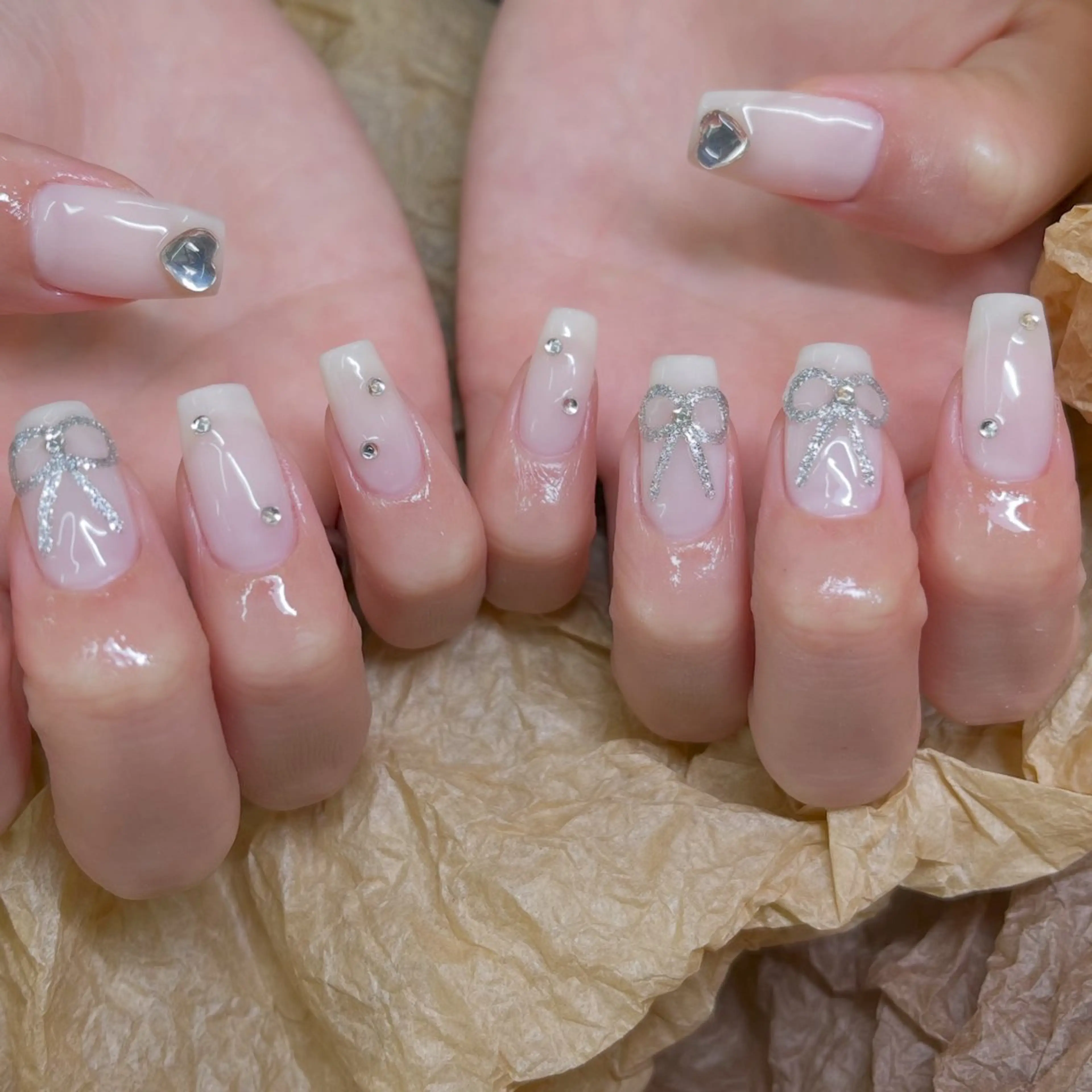 ネイル リボン ToliyDeliy Nail Salonのネイルデザイン