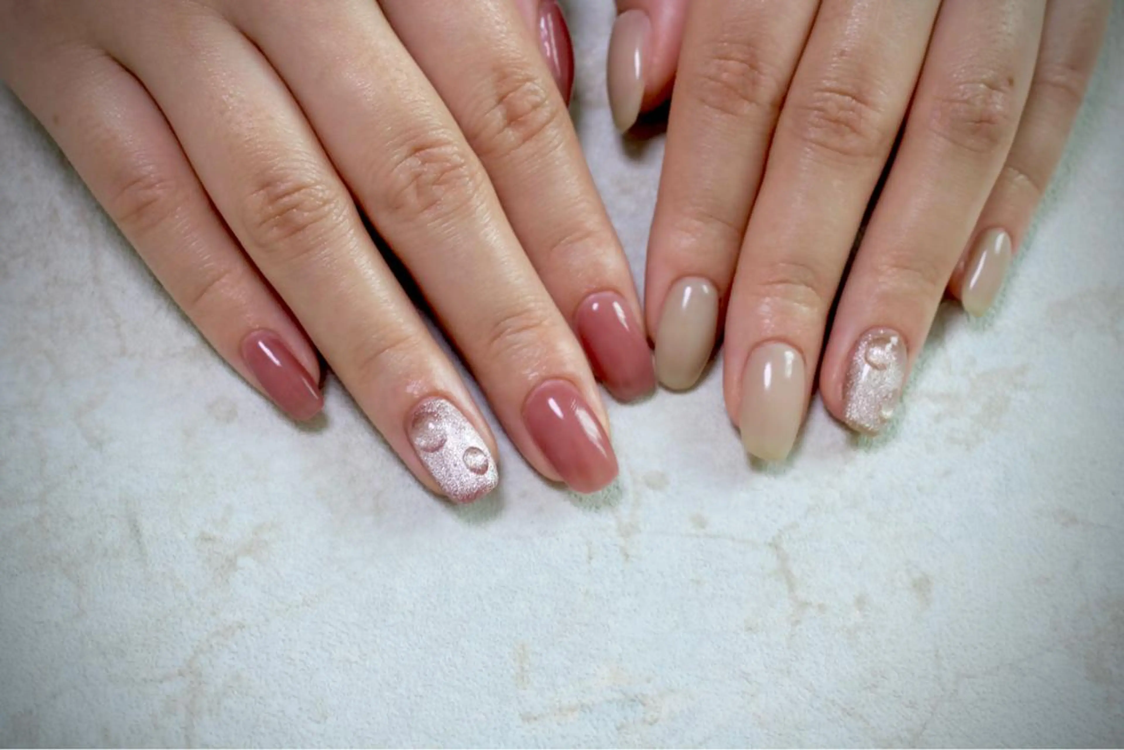 ネイル オーロラネイル カジュアル ジェルネイル ラメ(グリッター) マグネットネイル MH Nailのネイルデザイン