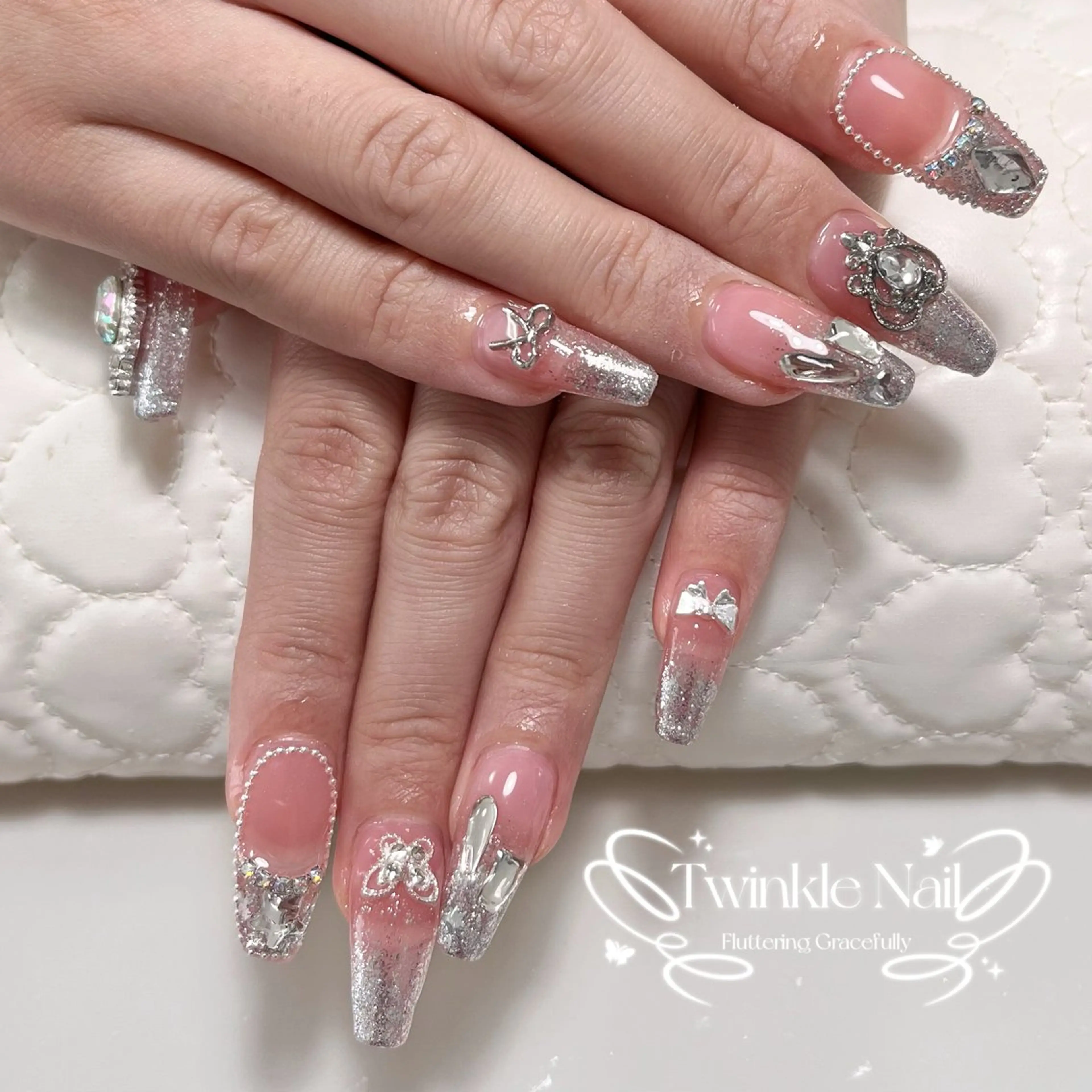 ネイル キラキラネイル 韓国ネイル ワンホンネイル Twinkle Nail Kuboのネイルデザイン