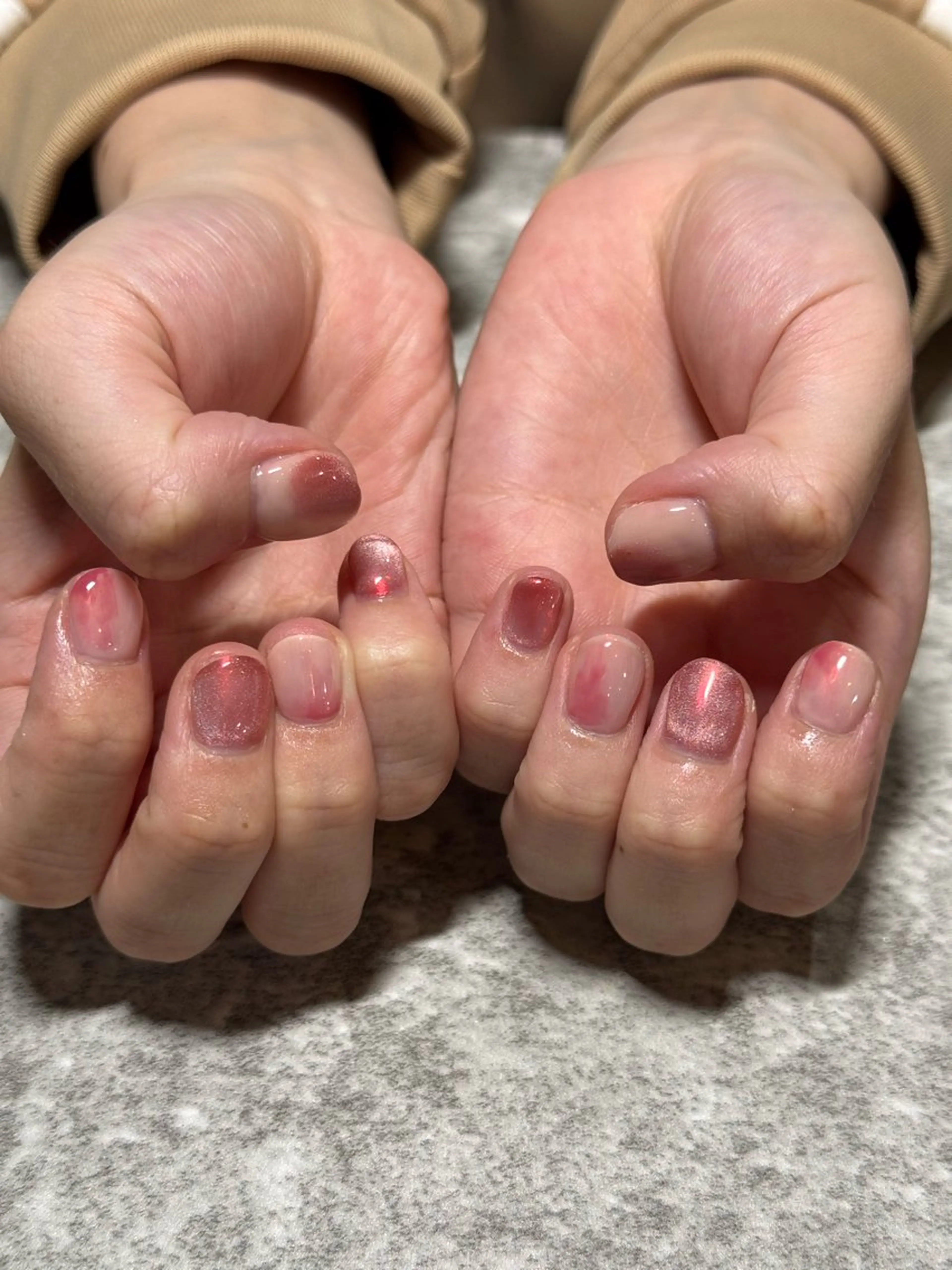 ネイル オーロラネイル Mahiru ➰🎀🤍のネイルデザイン