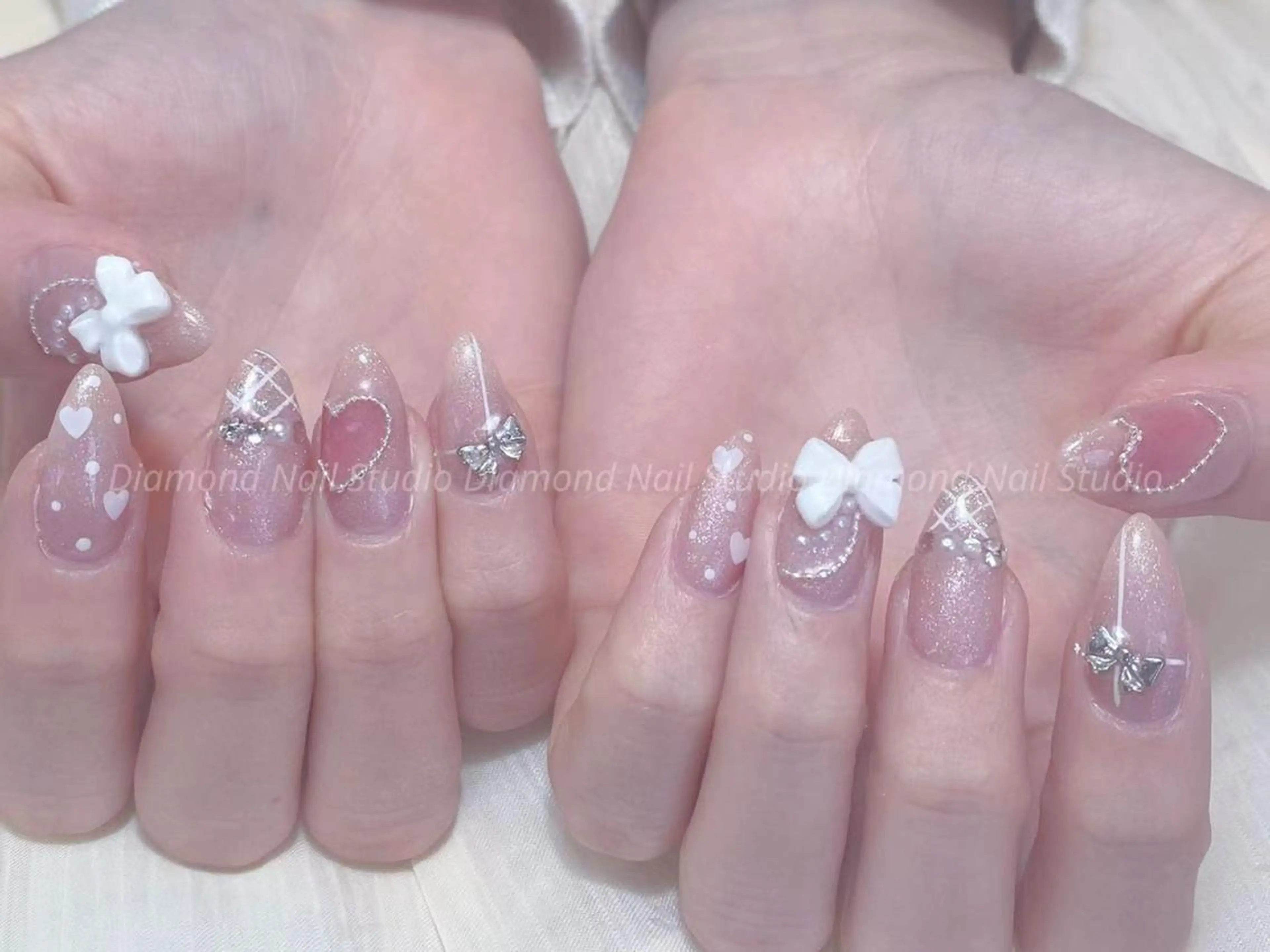 ネイル アートネイル オーロラネイル ガーリー キラキラネイル マグネットネイル ハンドネイル ハンドケア Diamond AYU💜のネイルデザイン