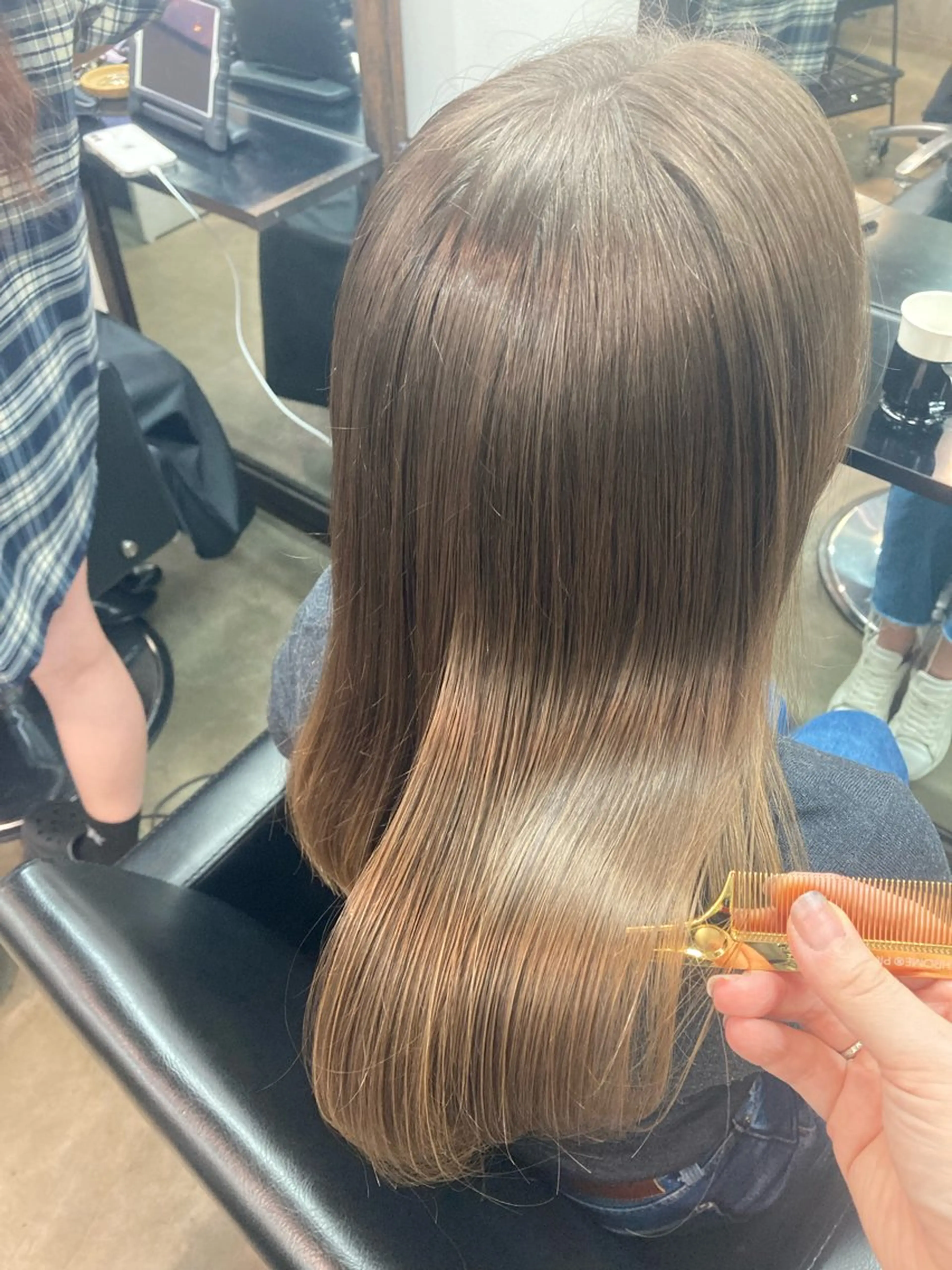 ミディアム カラー トリートメント ✨最安値✨エクステ カラー🌼つきな🌼のヘアスタイル