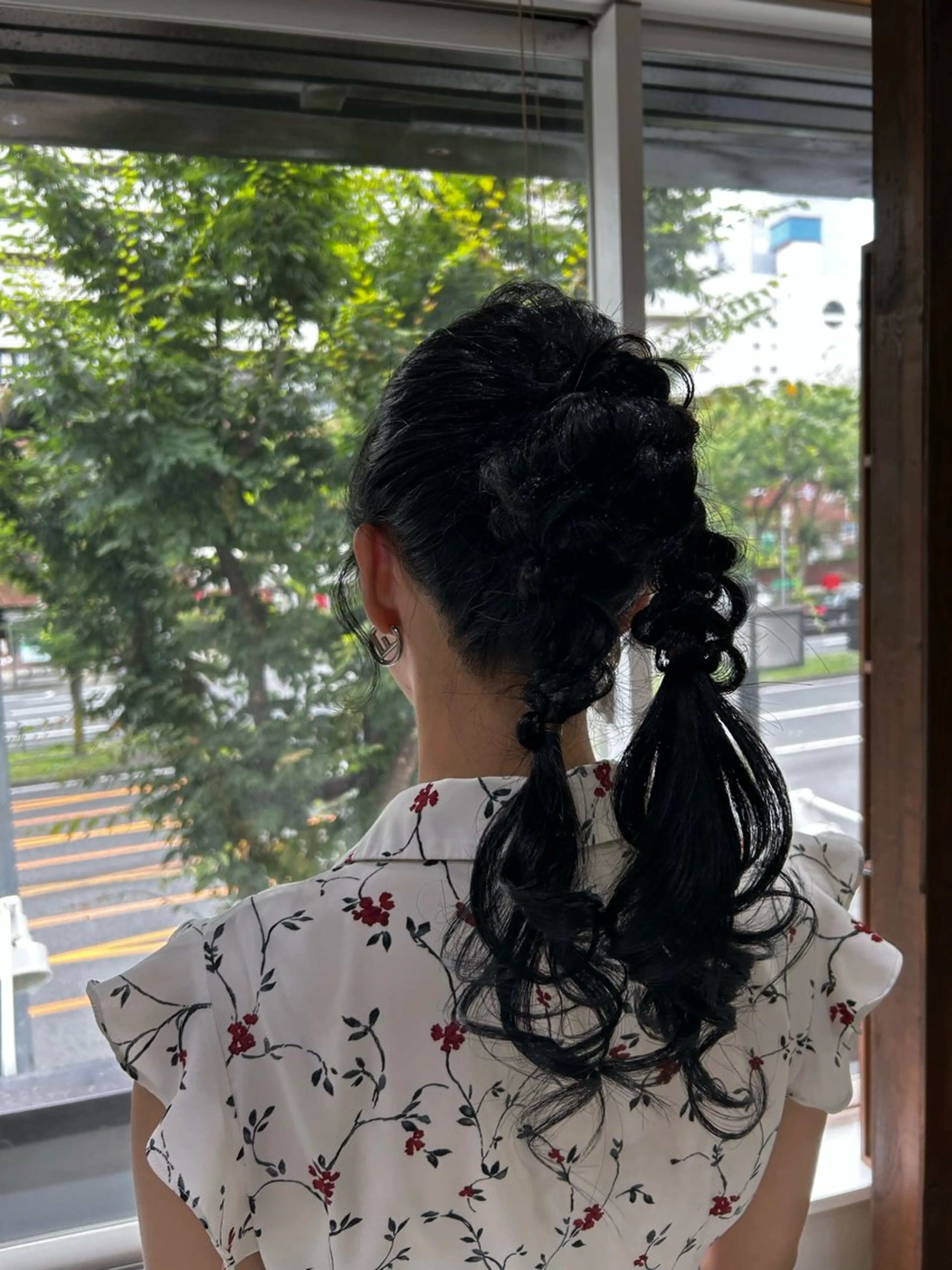 ロング ヘアアレンジ ポニーテール 🦄HITOMI 🦄MEMEのマツエク・マツパデザイン