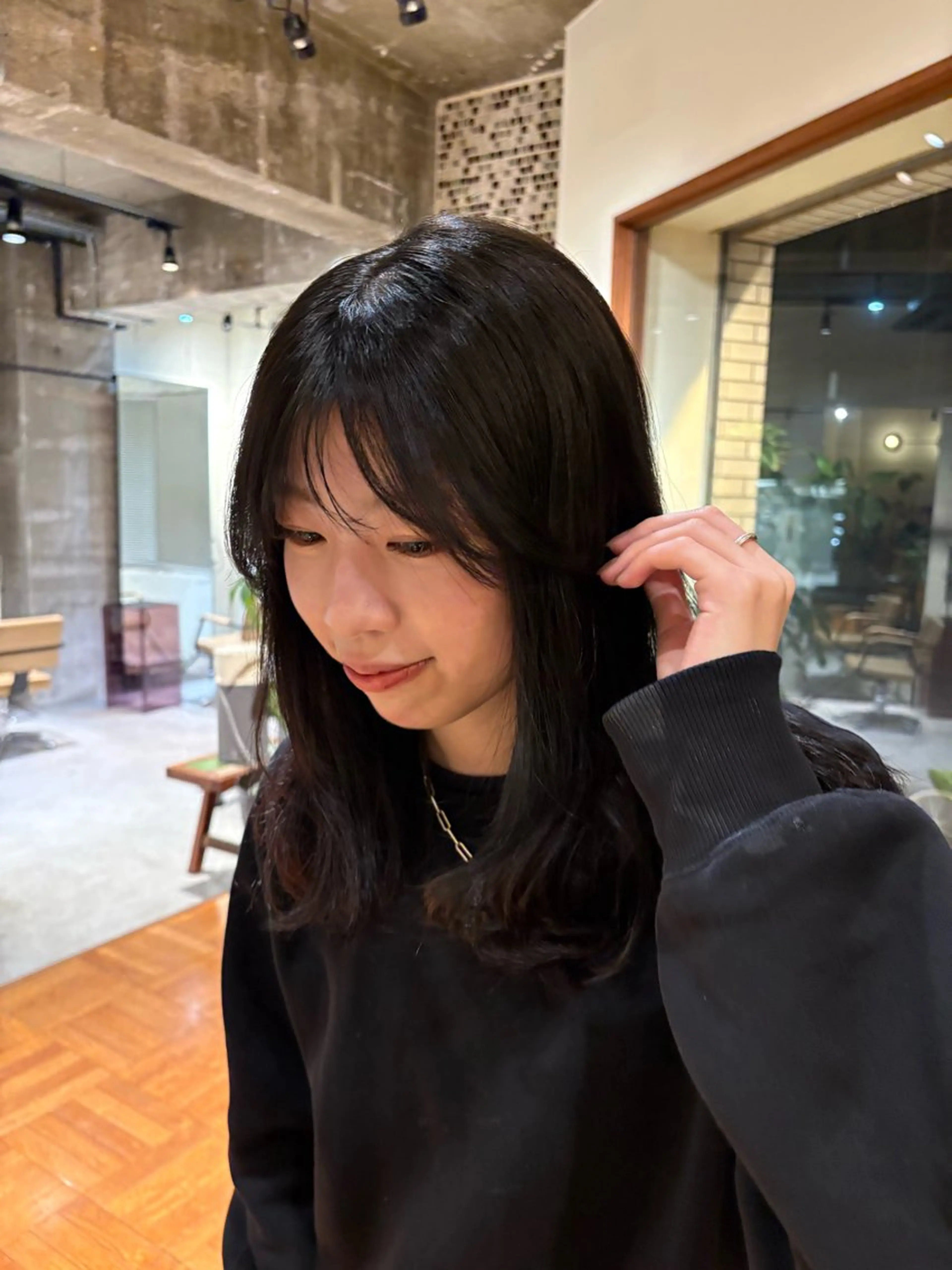 ミディアム カット 川田 愛美のヘアスタイル