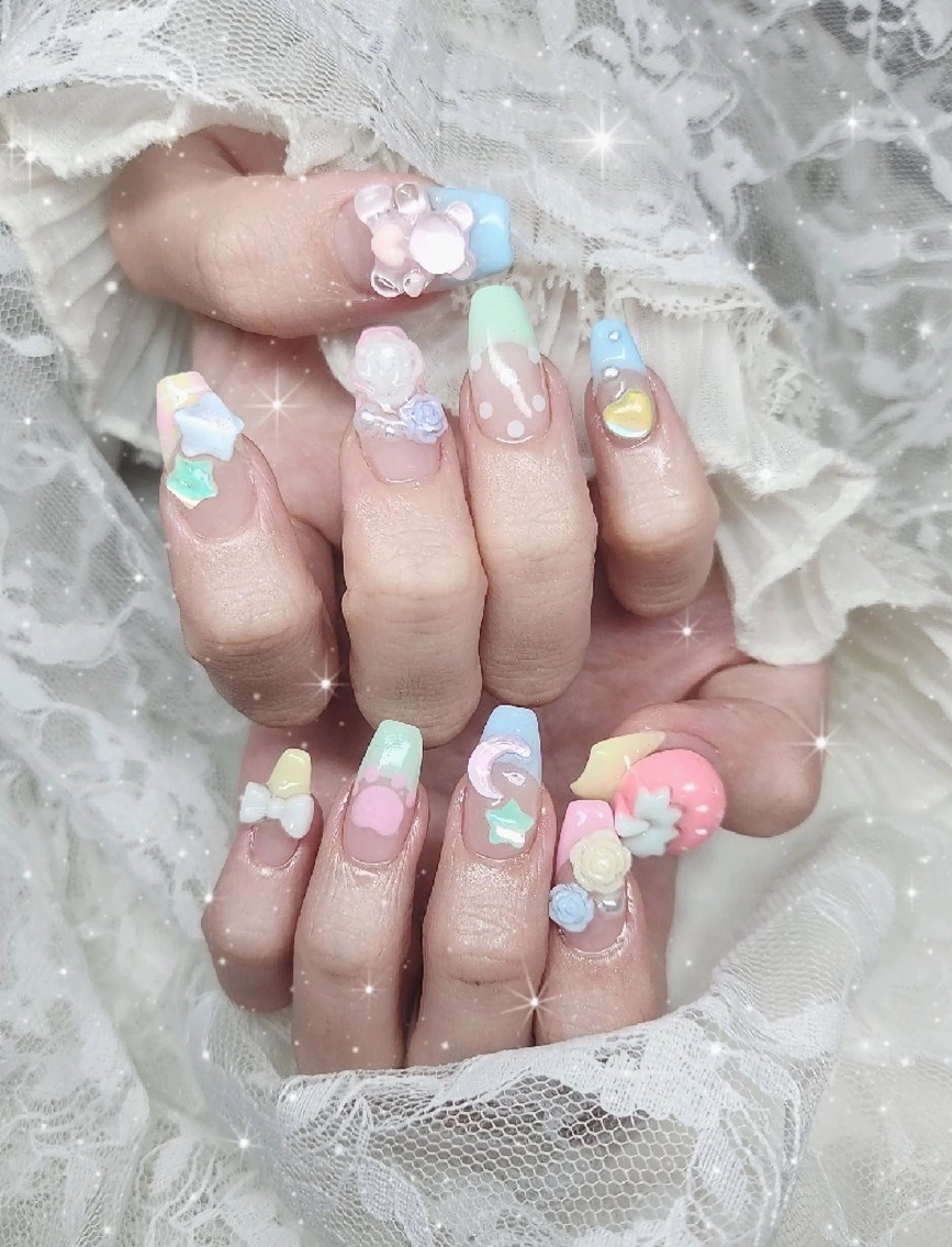 ネイル フレンチネイル ガーリー キラキラネイル 韓国ネイル パステルネイル ハンドネイル nailsalon sissy所属・sissy hatsuneのネイルデザイン