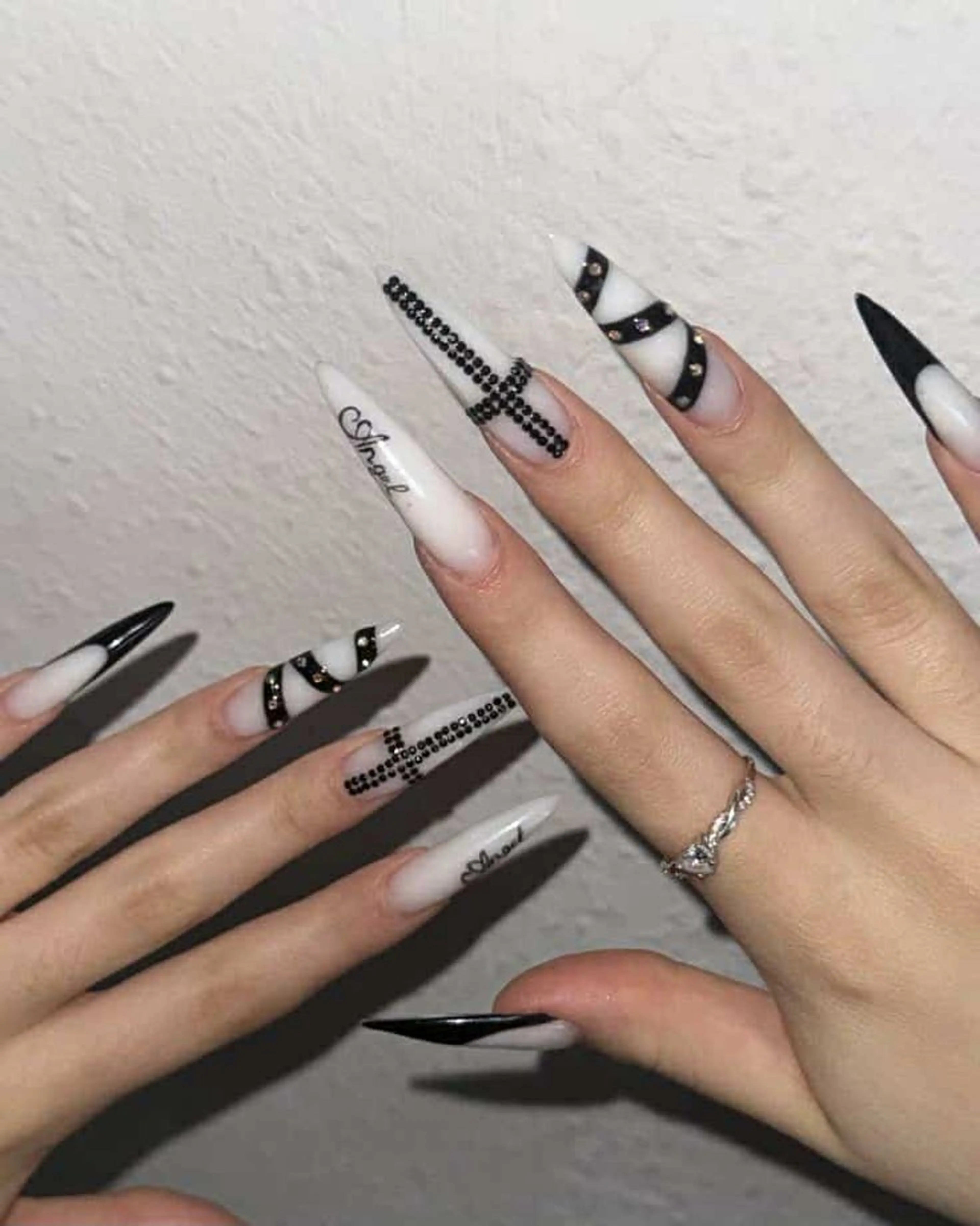 ネイル Queen Nail 柏店　クイーンネイルのネイルデザイン