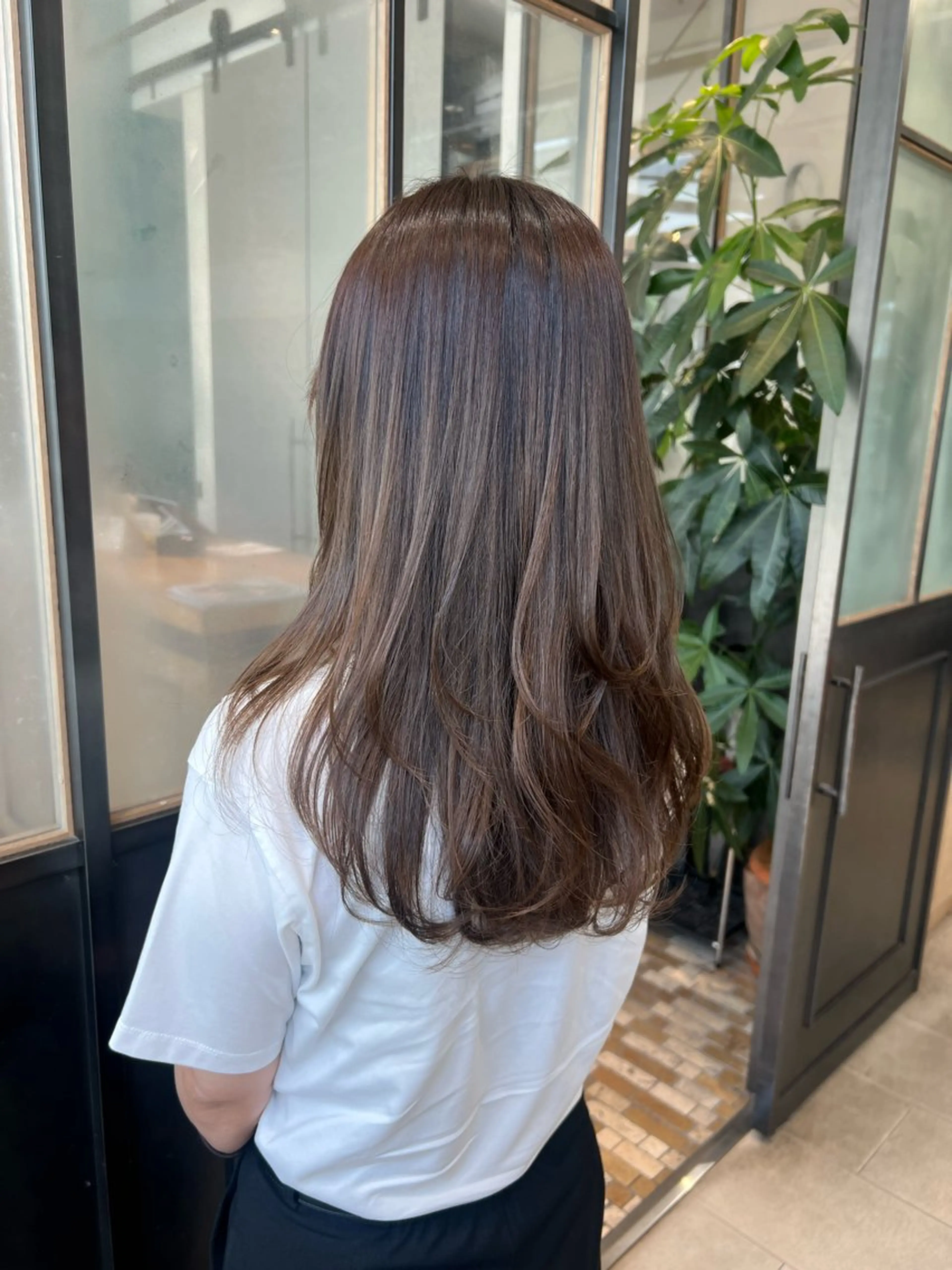 ロング カラー ベージュカラー オリーブベージュ レイヤーカット カット ヘアカラー トリートメント 🫧Ai/ ロロネー森ノ宮💖のヘアスタイル