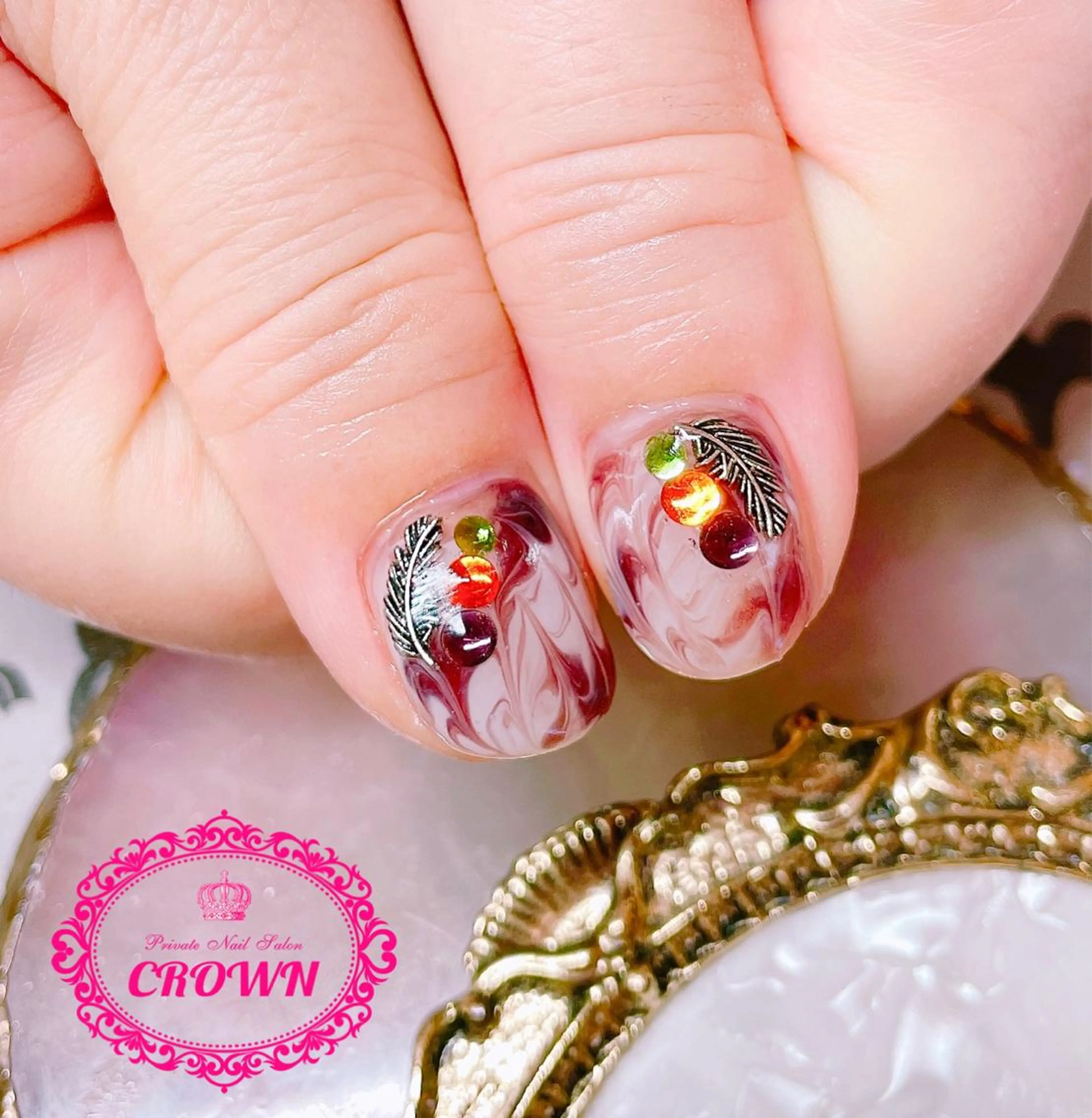 ネイル CROWN プライベートサロンのネイルデザイン